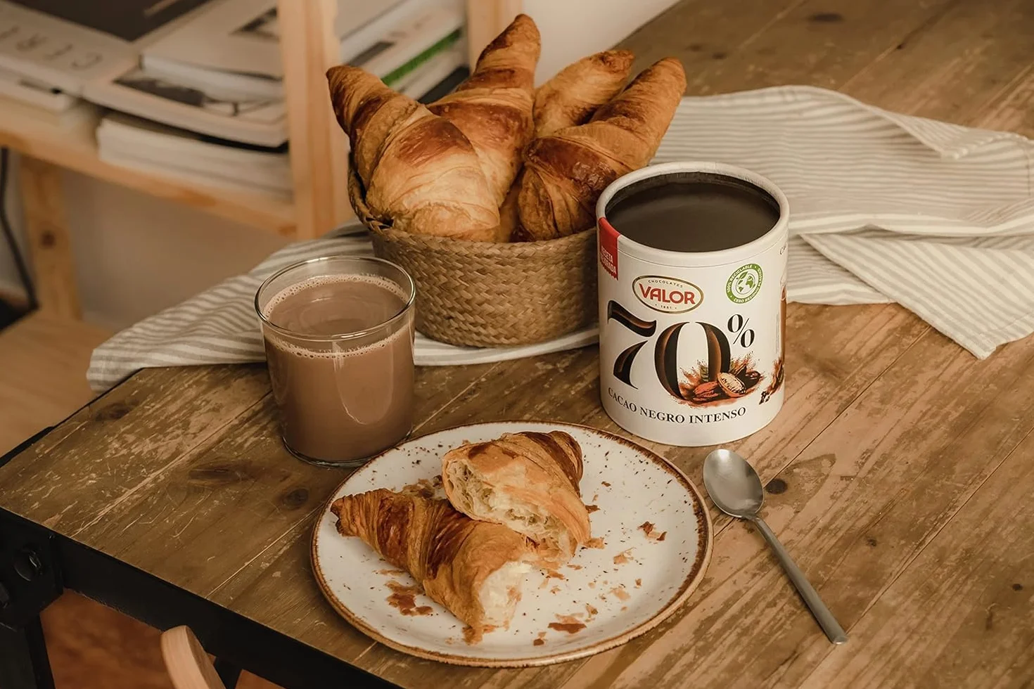 Valor Cacao Soluble Negro Intenso 70% Sin Gluten 300 Gramos