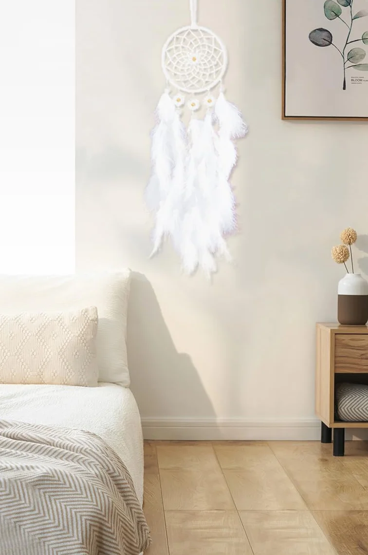 Atrapasueños, atrapasueños blanco hecho a mano con margaritas y plumas y perlas, adorno de pared boho, decoración artística para el hogar, oficina, ventana, regalo único para cumpleaños, inauguración