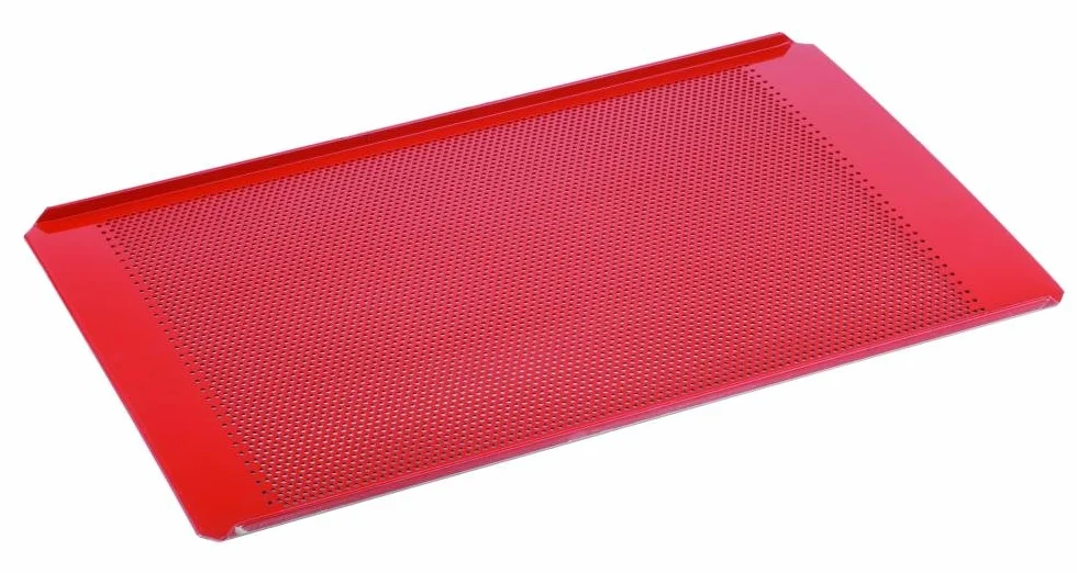 APS 88285 Bandeja de horno perforada GN 1/1, aluminio con revestimiento de silicona, 53 x 32,5 cm, propiedades antiadherentes, resistente a temperaturas de hasta 240 °C, rojo