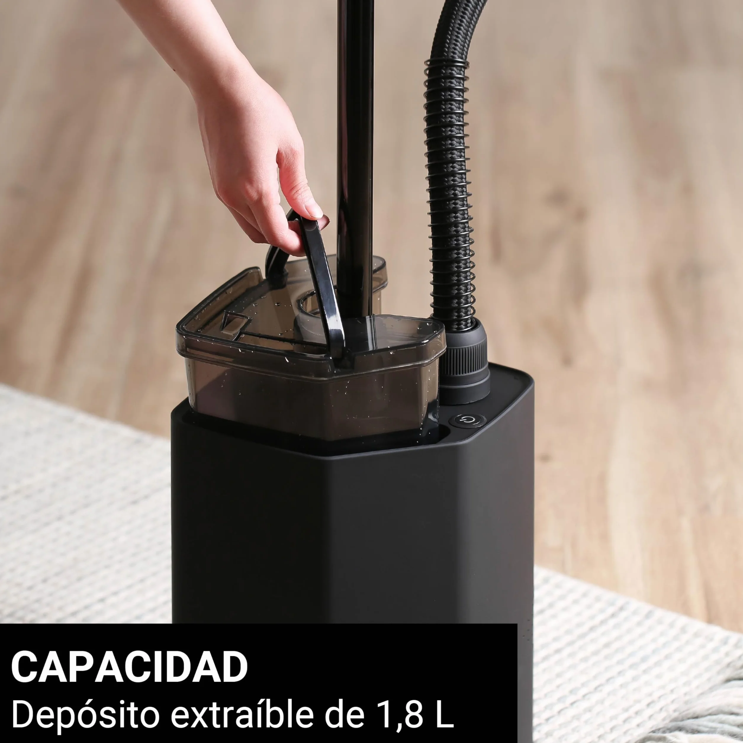 STEAMONE - Plancha de vapor vertical 1800W 40g/min - Autonomía del vaporizador hasta 45min - Capacidad del depósito 1,8L - Elimina el 99,99% de las impurezas - Listo en 60s - Cable de 2m - EUHG100B