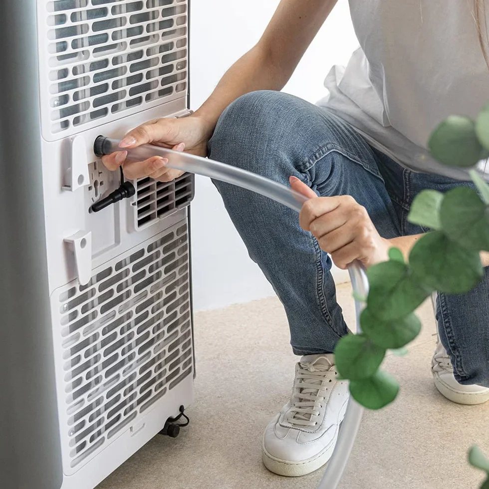 Cecotec Aire Acondicionado Portátil con Mando a Distancia ForceClima 9100. 9000 BTU, Bajo Consumo, Pantalla LED, 4 Modos, 2 Velocidades, Cobertura 20-25m2