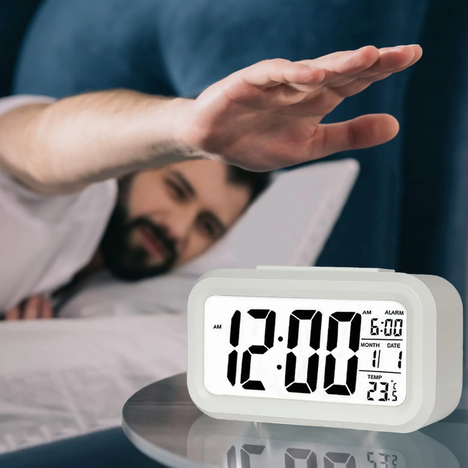 Reloj Despertador Digital, Jsdoin LED Pantalla Reloj Alarma Inteligente con Temperatura, Sensor de Brillo, 12/24 Horas, Función Snooze y Alarma para Dormitorio, Hogar, Oficina, Cocina(Batería)
