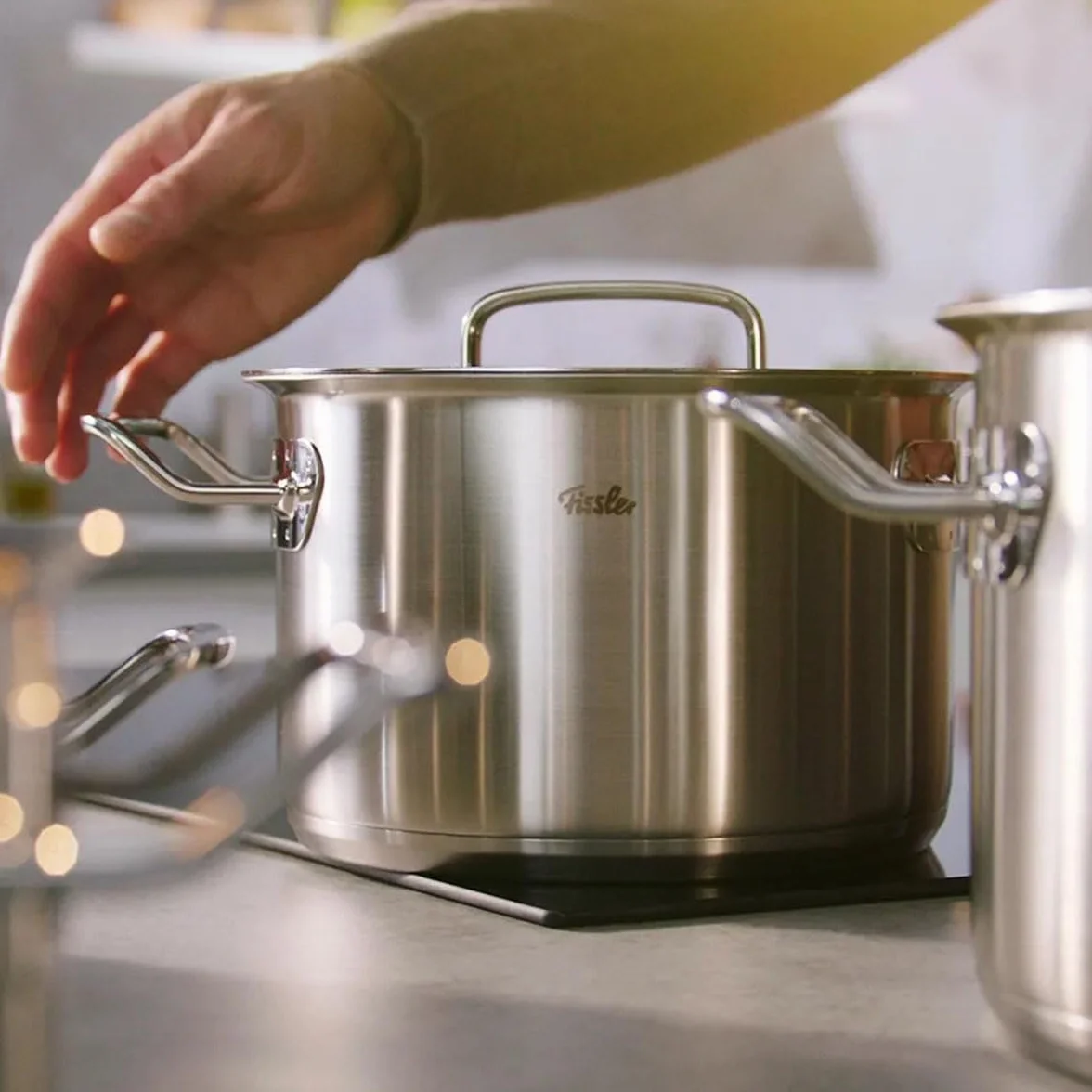 Fissler Original-Profi Collection Olla de 6,3 L y 24 cm de diámetro, acero inoxidable, con tapa de metal, escala de medición interior, inducción