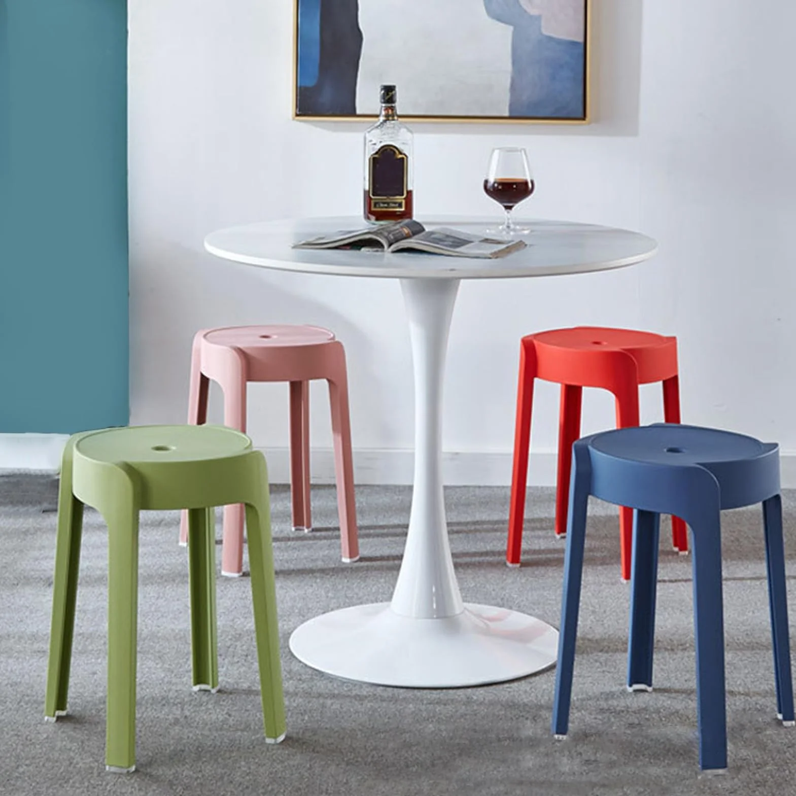 Juego de 6 taburetes coloridos apilables de plástico, taburetes redondos portátiles y ligeros para uso en interiores y exteriores, sillas sin respaldo, asientos flexibles para el hogar, la