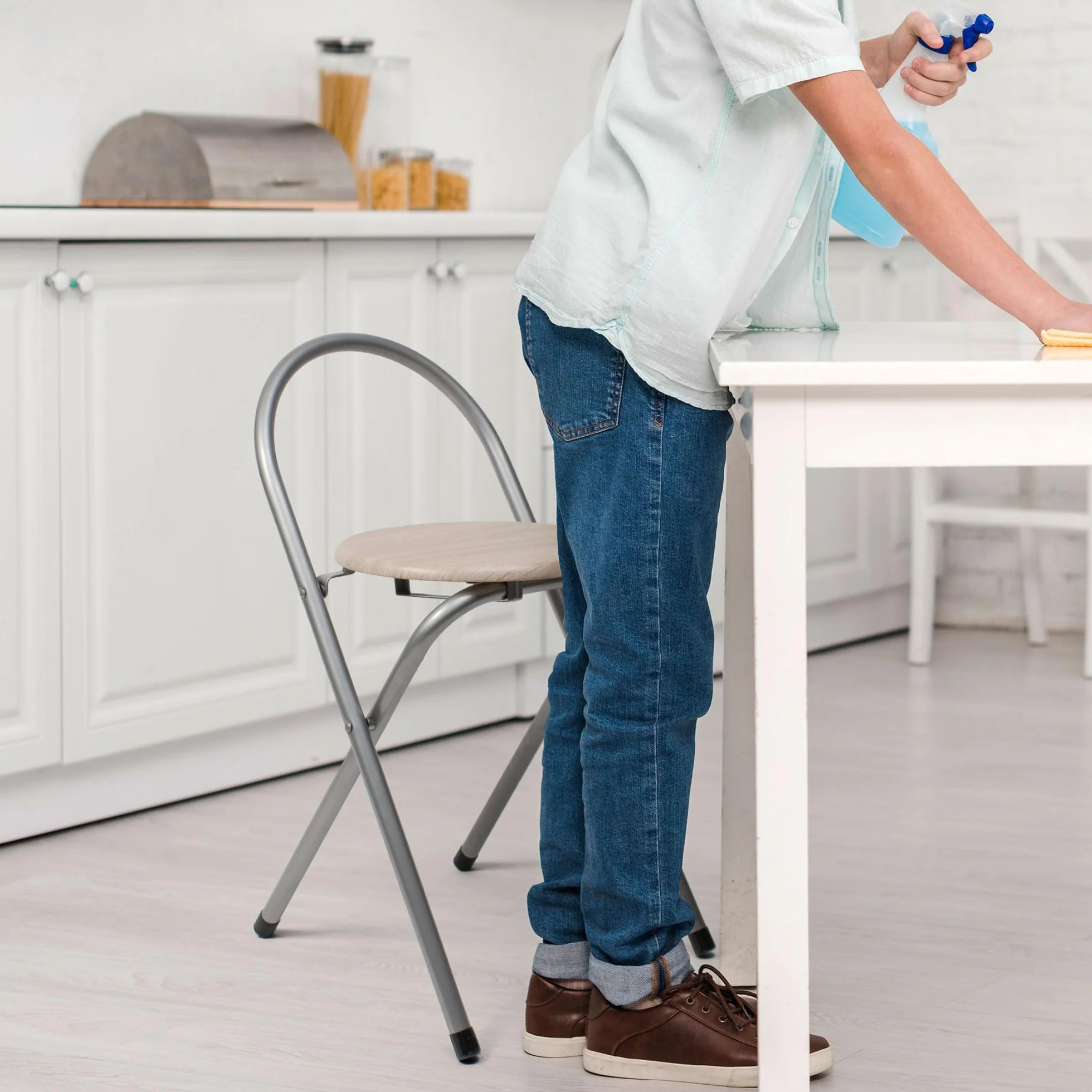 THE SECRET HOME - Pack de 2 Sillas Plegables - Sillas Plegable de Metal y Madera - Decoración para el Hogar - Ideales para Cocina (Alto. 67 cm x Largo. 38 cm - Plateado)