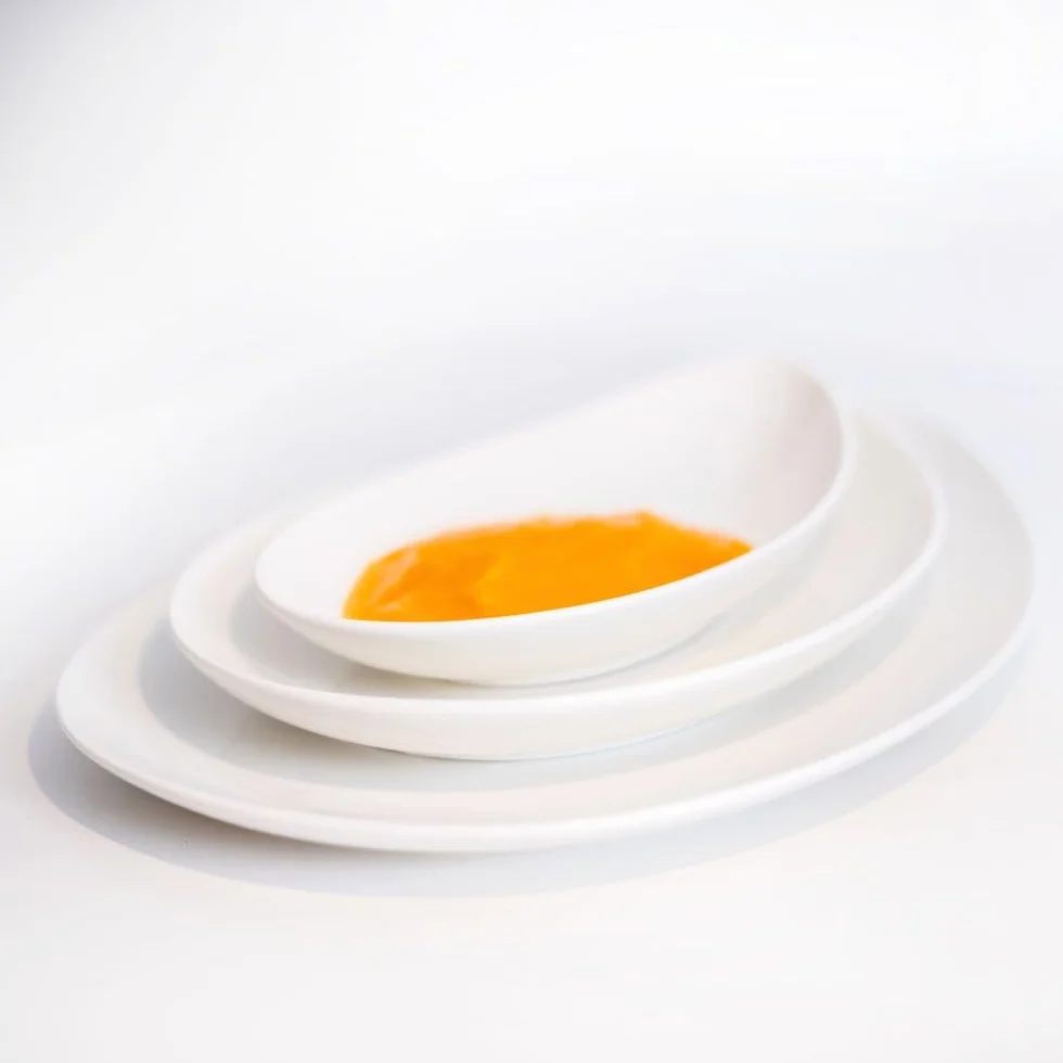 FranquiHOgar - Juego de 18 Platos de Porcelana Blanca para Servir - 6 Grandes, 6 Medianos, 6 de Postre - Apto Microondas y Lavavajillas, Blanco Huevo, Porcelana