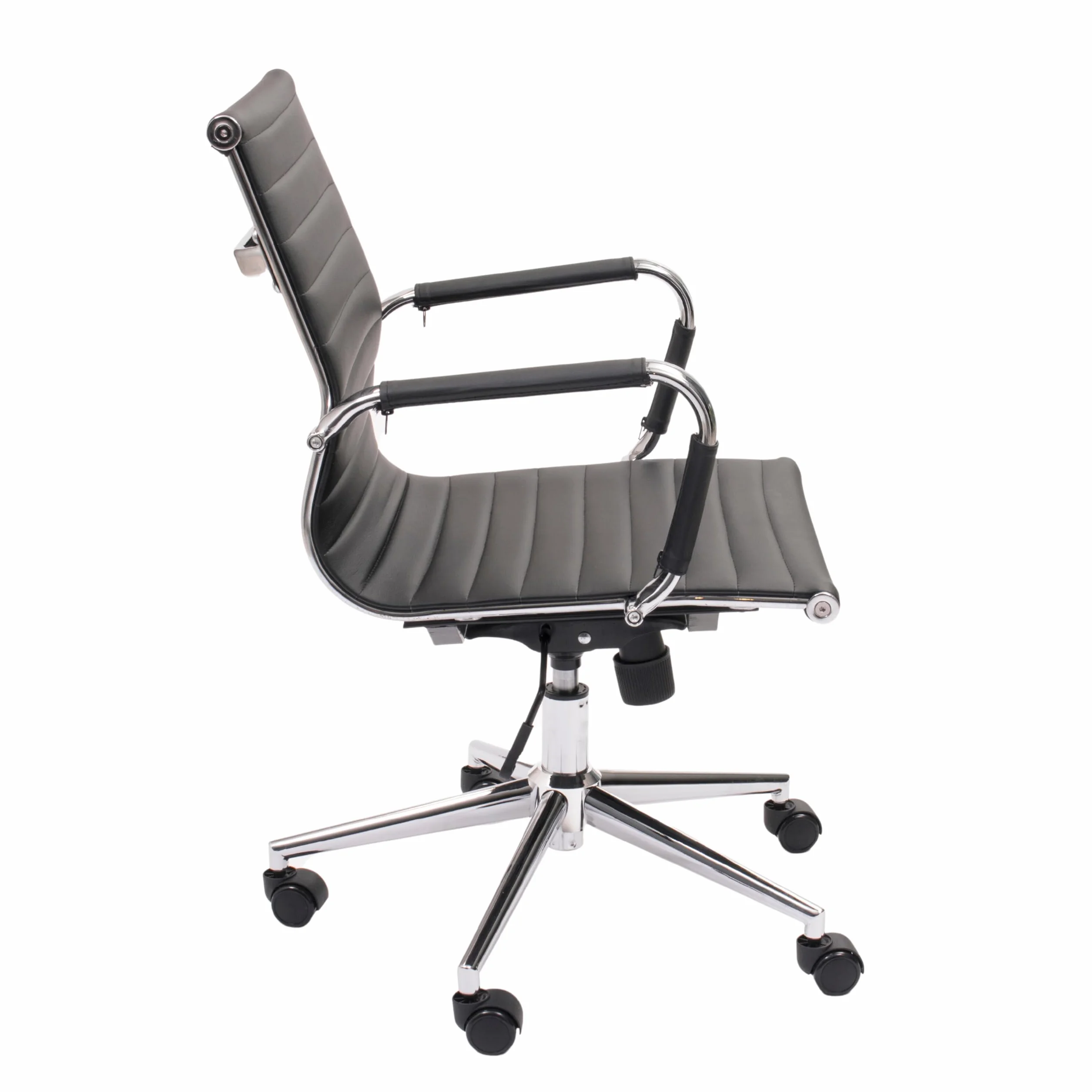 Sillón de despacho Manager Negro Polipiel Base Cromo Giratorio Regulable en Altura Respaldo Bajo