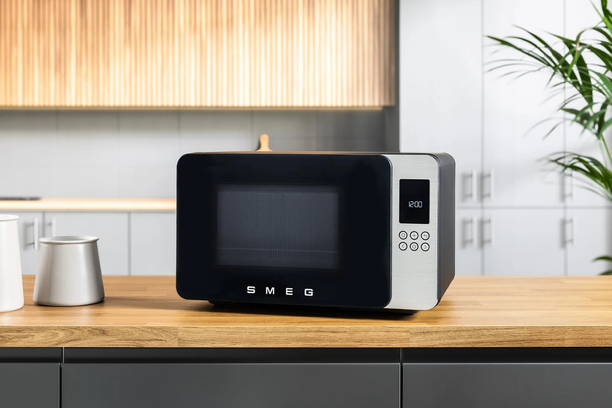 MOC01BLMEU FORNO MWO + GRILL 29 LT ELETT. 1900 W NERO OPACO