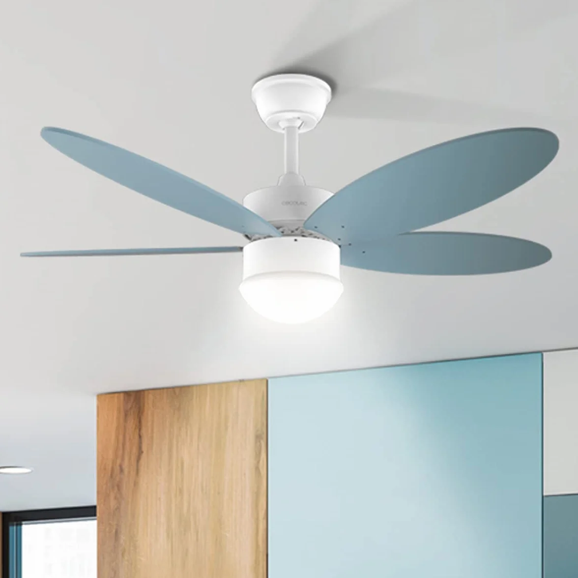 Cecotec Ventilador de Techo con Luz EnergySilence Aero 4260 Sky. 40 W, Motor DC, Diámetro 42” con 5 Aspas Reversibles, Luz LED, Mando a distancia, Temporizador, 6 Velocidades