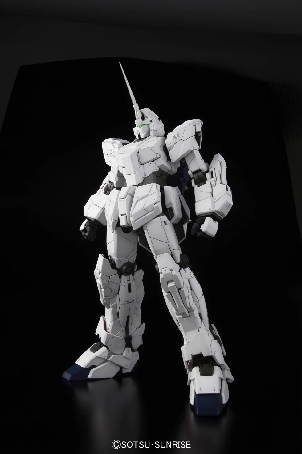BANDAI-Unicorn Gundam UC, PG Color (BAN194365)