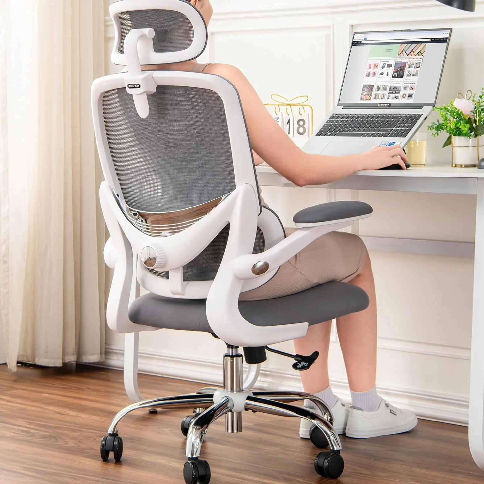 Silla Ergonómica para Oficina, Silla de Escritorio Respaldo Alto de Malla, Soporte Lumbar Ajustable, Reposabrazos Abatible, Reposacabezas Desmontable, Silla Giratoria para Juegos, 150 KG