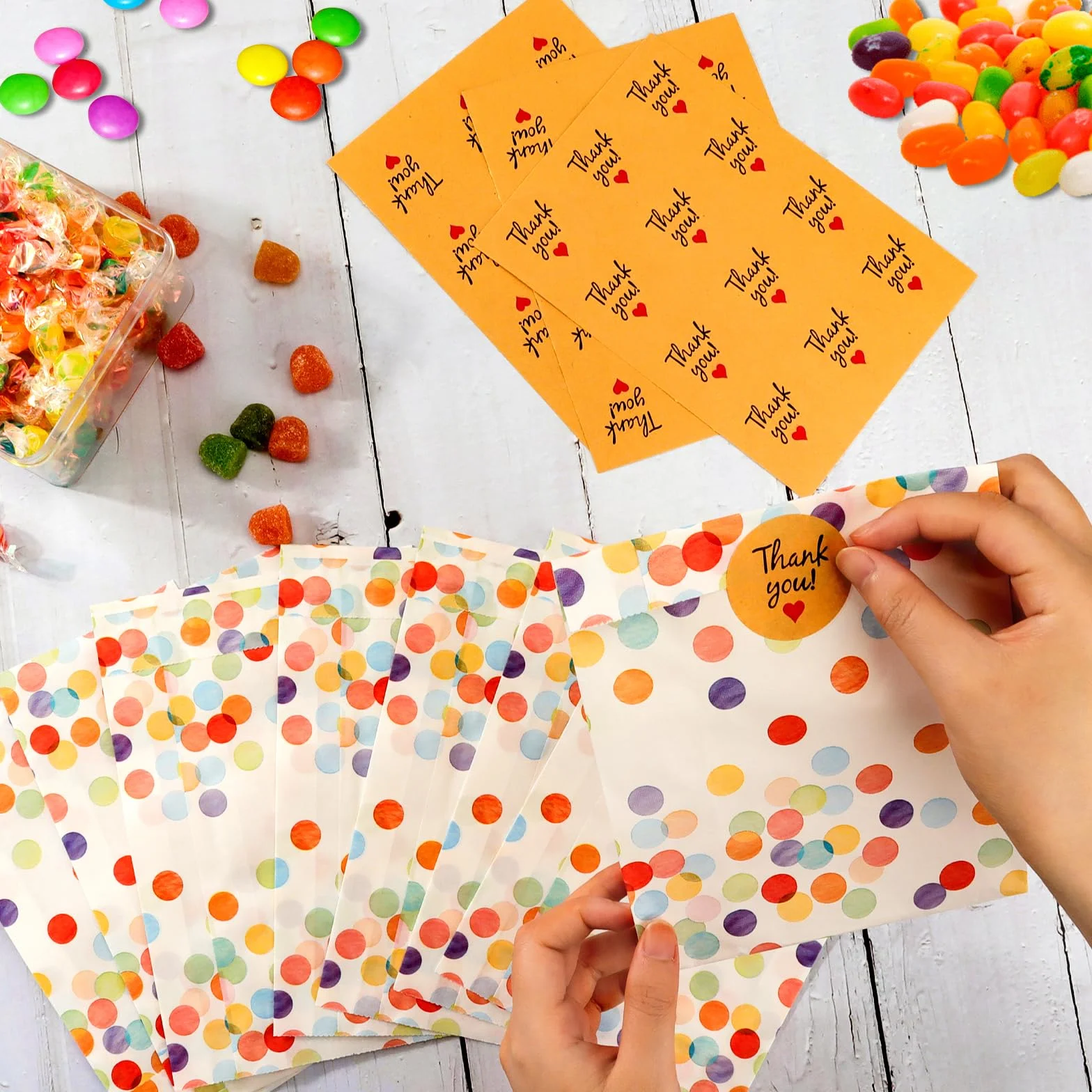 Bomtop 30 Bolsas Cumpleaños Infantil con 36 Pegatinas, Bolsas Chuches Galletas Cumpleaños, Bolsa de Regalo con Lunares de Colores para Envolver Regalos, Fiestas Infantil, Bodas, Navidad, Día del Niño