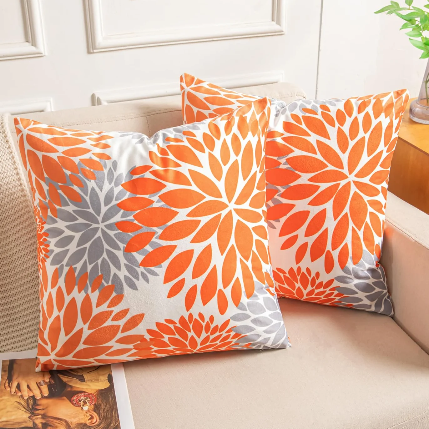 Funda Cojines de Terciopelo 45x45 Gris Naranja Flores de Dalia para Sofa Sala de Estar