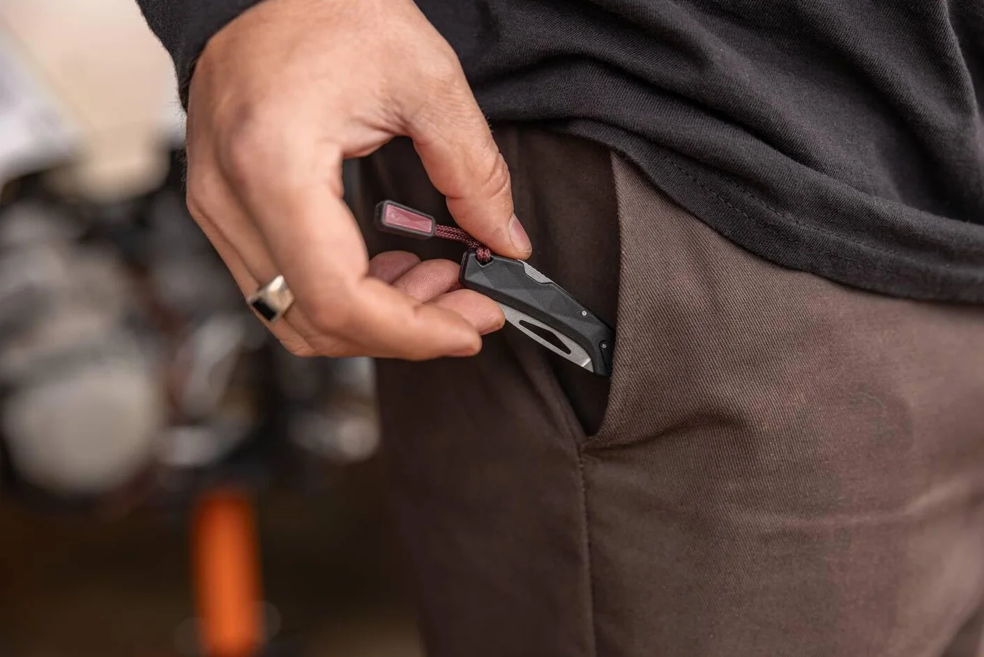 Gerber Navaja de bolsillo con cordón, LST Mini, hoja de acero inoxidable 440A Wharncliffe, escamas del mango de nylon reforzado con fibra de vidrio, longitud de la hoja: 4,8 cm, negro, 1074528