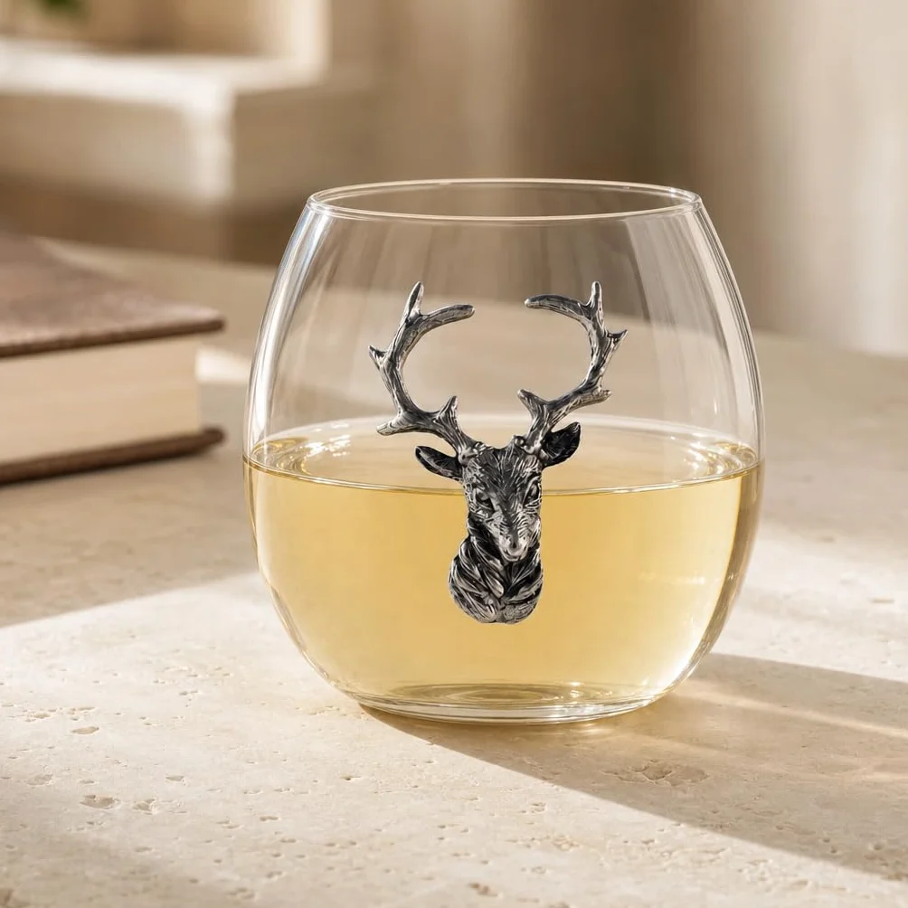 Vagabond House Copa de vino sin tallo de ciervo/alce, cristal soplado a mano de alta calidad, estilo cabaña, perfecta para vino rojo/blanco, 3.25 pulgadas de alto, 12 onzas, mejora tus degustaciones