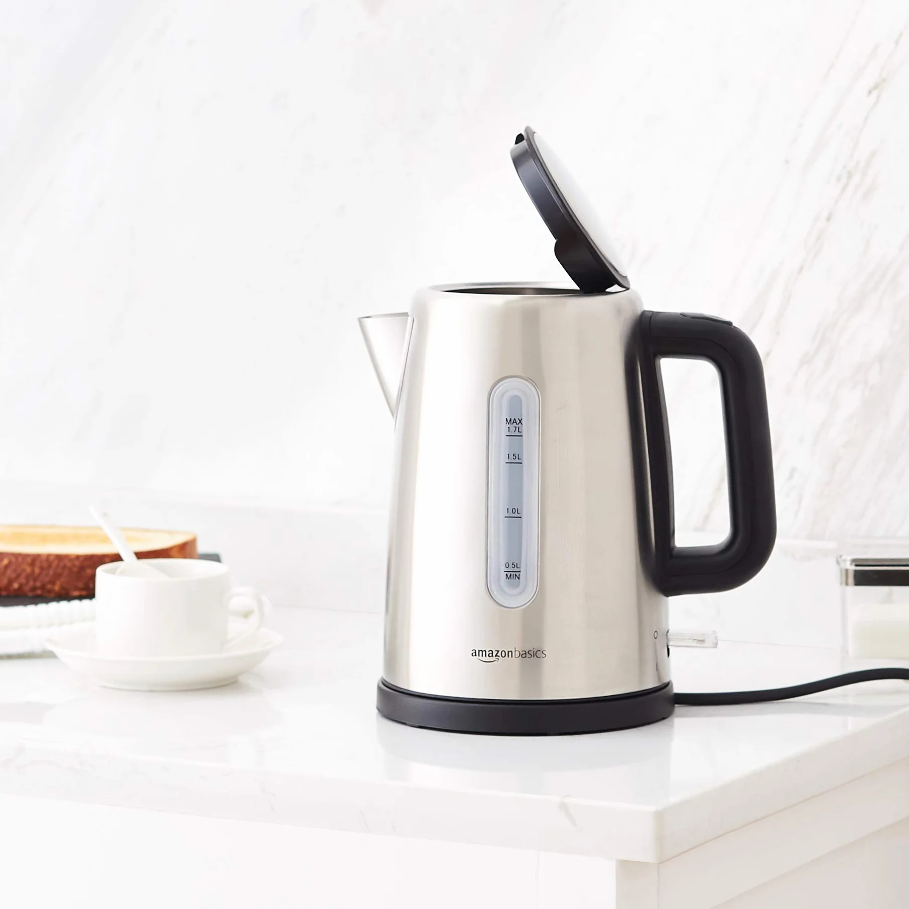 Amazon Basics Hervidor de agua eléctrico portátil de acero inoxidable 1.7 Litros Plateado
