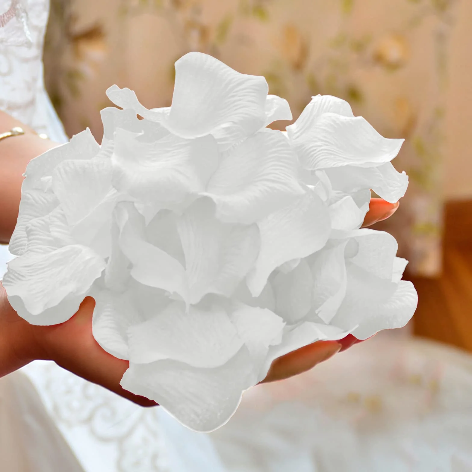 OWLKELA 5000 Piezas Pétalos Blanco Artificiales, Pétalos Blanco, Pétalos de Rosa - Día de San Valentín, Boda, Centro de Mesa, Cumpleaños, Ambiente Romántico