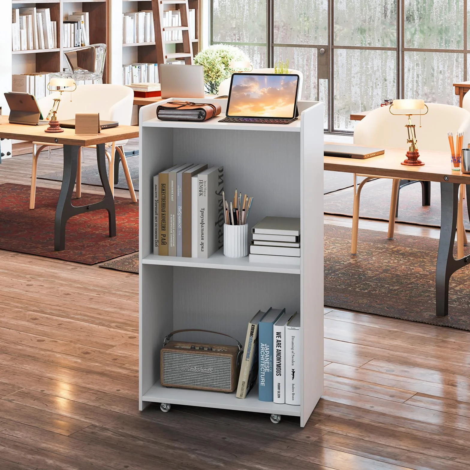 GIANTEX Atril portátil con ruedas con cerradura, podio de madera, escritorio de pie para sala de reuniones, escuela e iglesia, 57,5 x 37 x 105 cm (blanco)