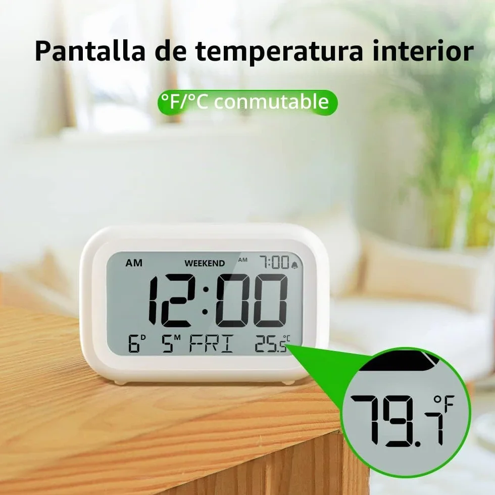 Doomay Despertador Digital de Mesita de Noche Reloj con Batería Pantalla LCD Volumen Ajustable Modo Fin de Semana Dormitorio Escritorio Viajes D-White