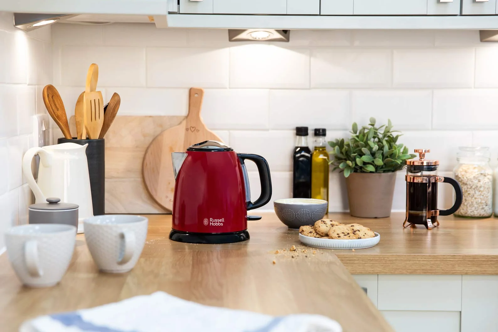 Russell Hobbs Hervidor de Agua Eléctrico Colours Plus 1 litro 2400 W Filtro Extraíble Base 360° Rojo