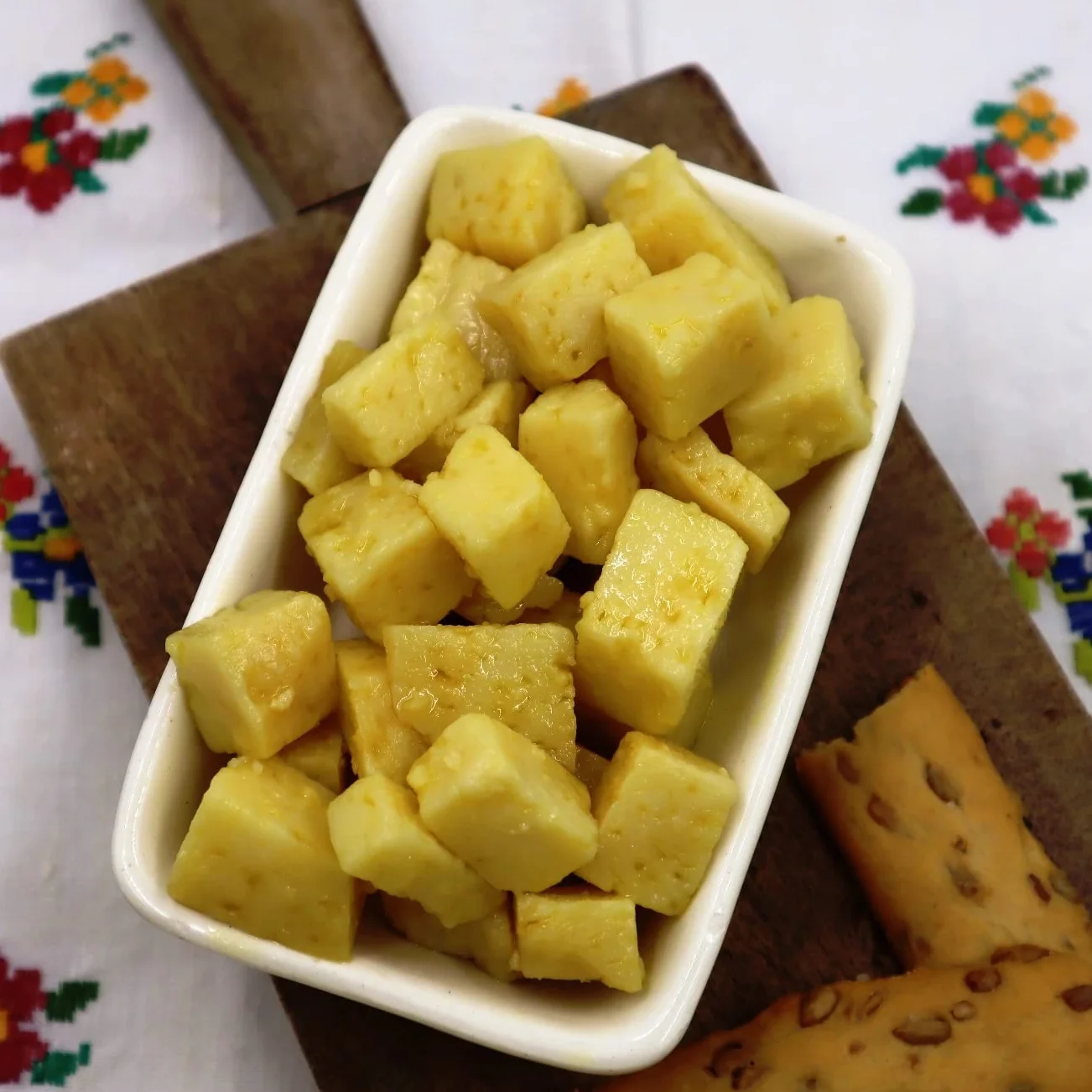 Queso Curado Cabra Leche Cruda Aceite de Oliva Virgen Extra Gourmet 0.400 gramos