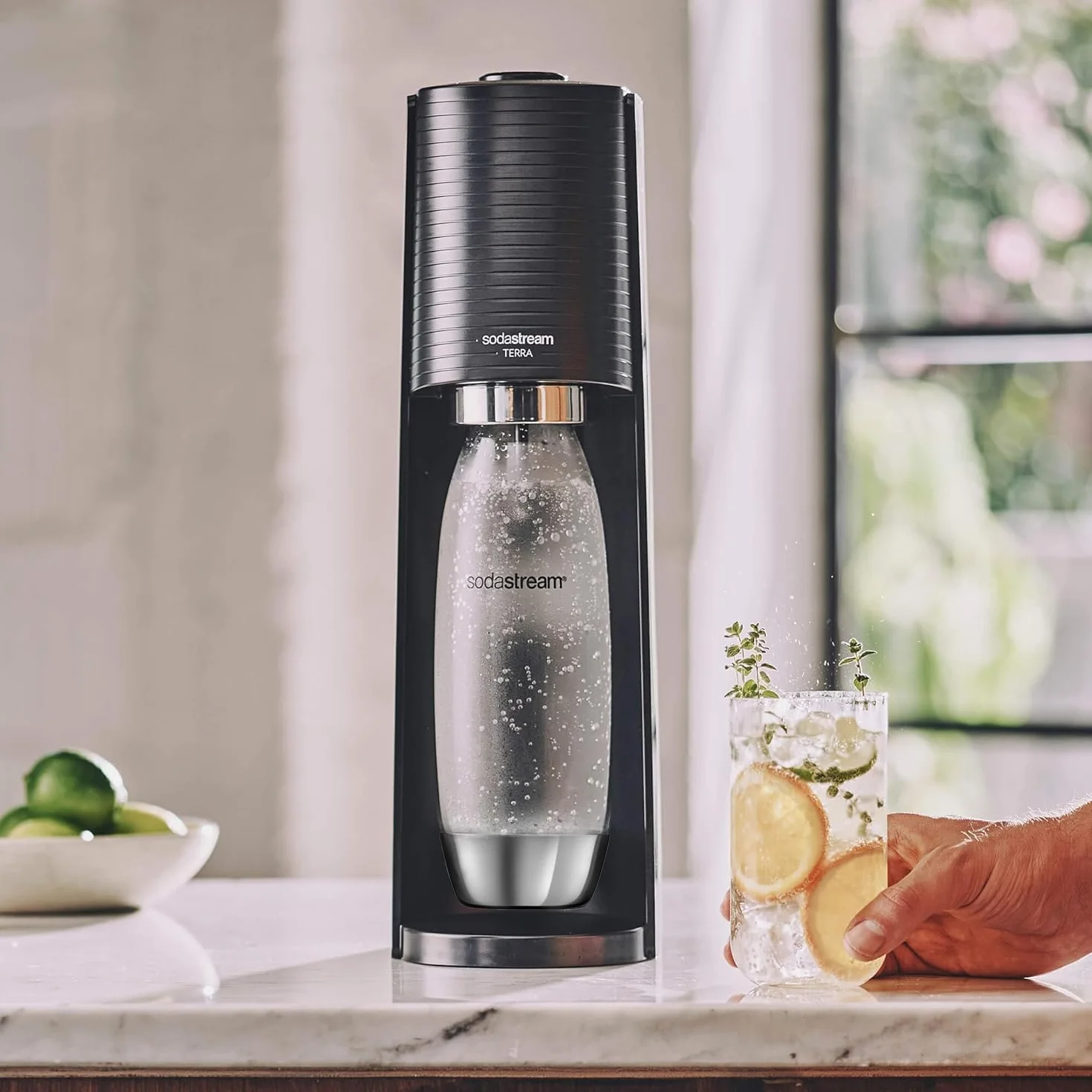 SodaStream TERRA Máquina de agua con gas acero inoxidable 1 L negra + recarga de gas 60 L
