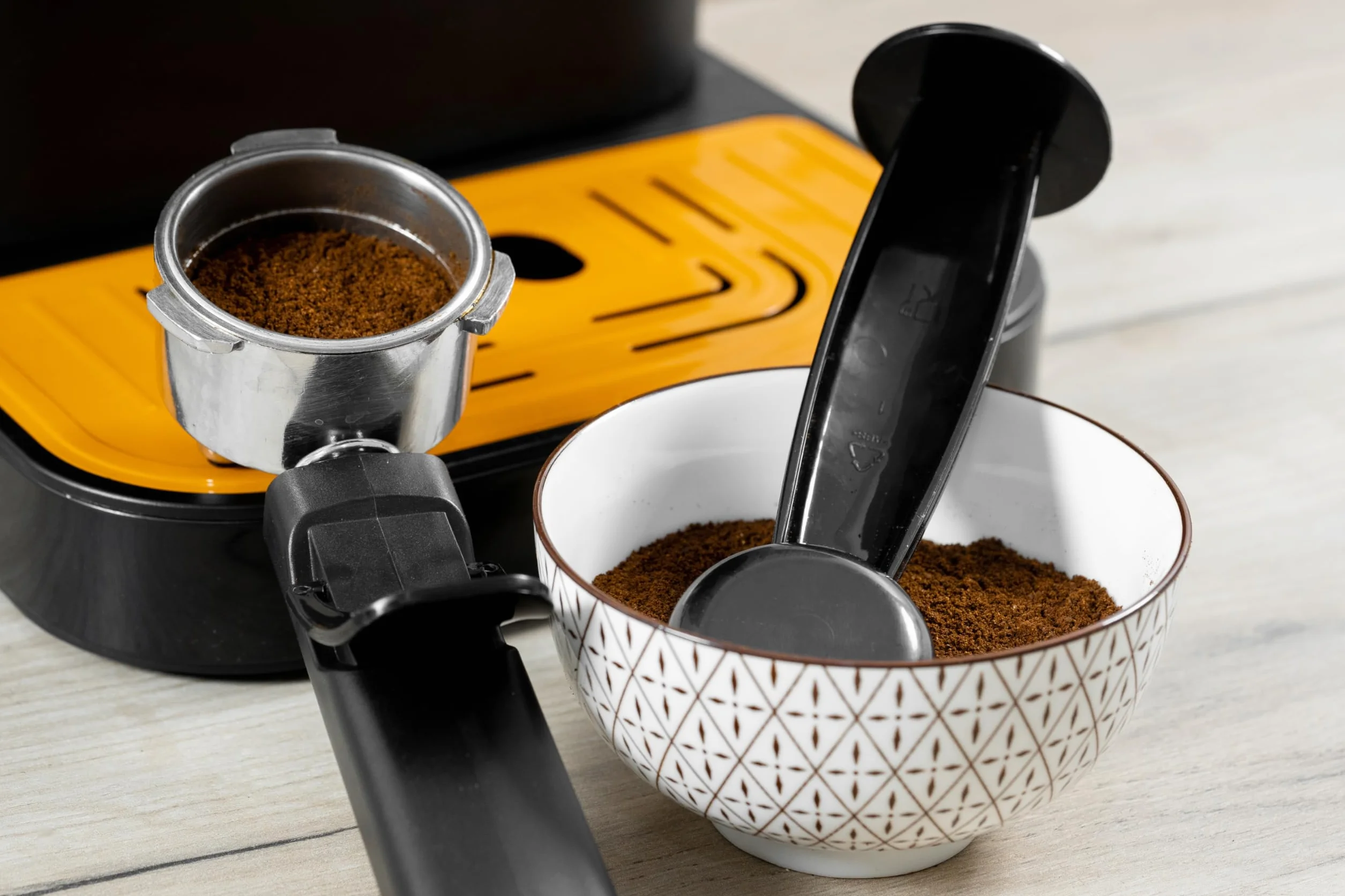 ECODE® Cafetera Express con 20 Bares de Presión y 1050 W, Vaporizador, Deposito de 1.6L, Calientatazas, Panel Táctil, Brazo Doble Salida, Dosificador con Prensador, Mono/Doble dosis - Forte Touch