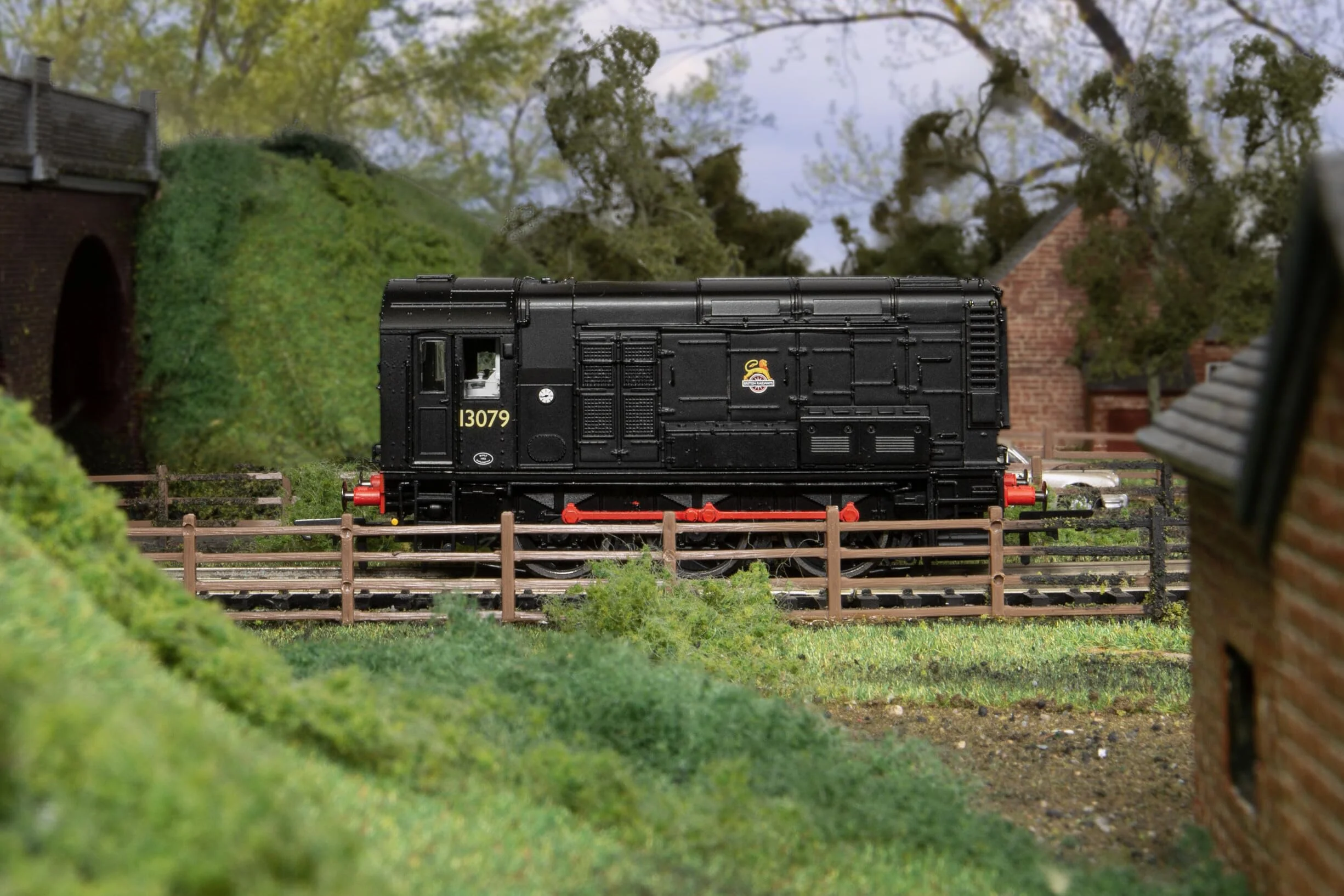 Hornby R30121 BR Clase 08 0-6-0 13079 - Era 4 (NRM Loco) OO Gauge