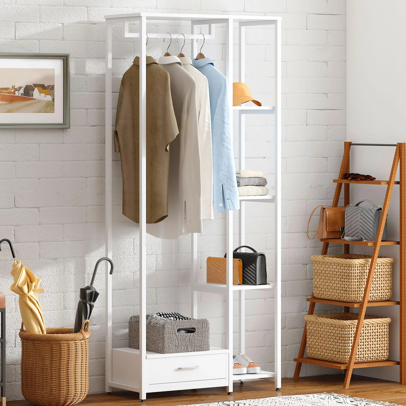 SogesHome Perchero de pie con estantes de almacenamiento y cajón, 3 en 1, de madera, con 4 niveles para dormitorio