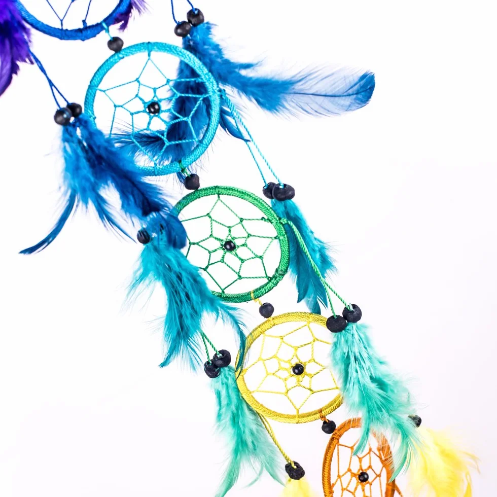 Pink Pineapple Atrapa Sueños Largo Bohemio: Arte de Pared de Dreamcatcher Colgante Ético con Plumas y Cuentas, de Color Arco Iris con Diseño de Ganchillo Tradicional - 6cm de Ancho, 50cm de Largo