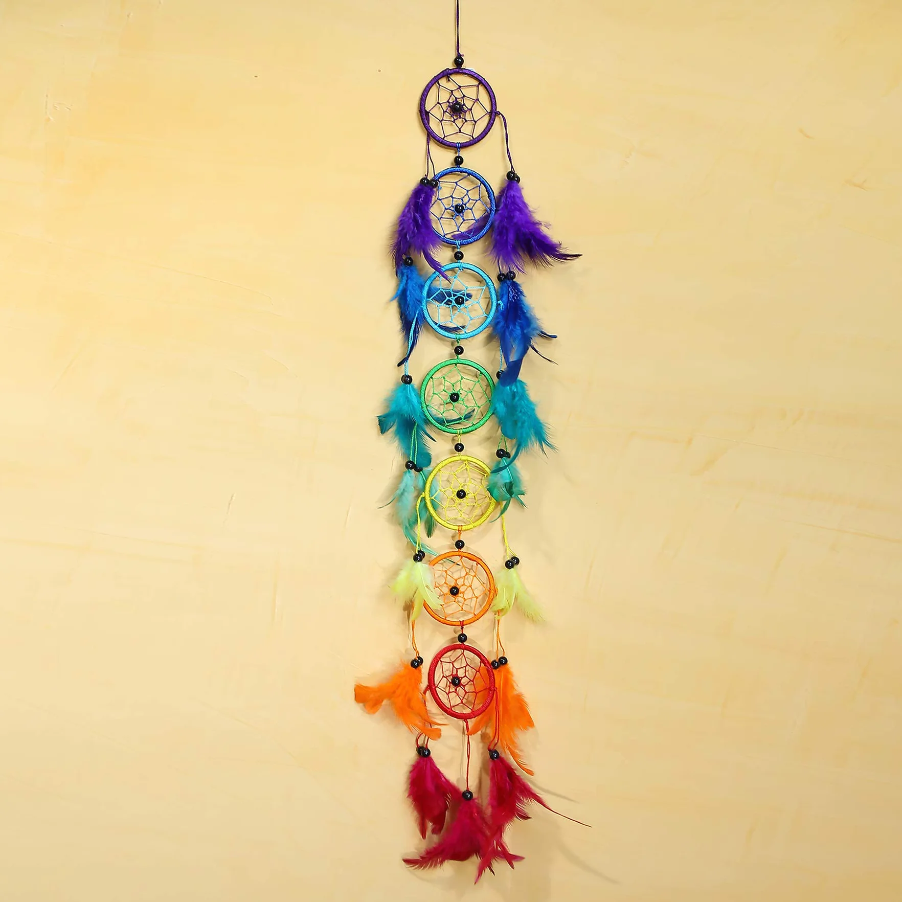 Pink Pineapple Atrapa Sueños Largo Bohemio: Arte de Pared de Dreamcatcher Colgante Ético con Plumas y Cuentas, de Color Arco Iris con Diseño de Ganchillo Tradicional - 6cm de Ancho, 50cm de Largo