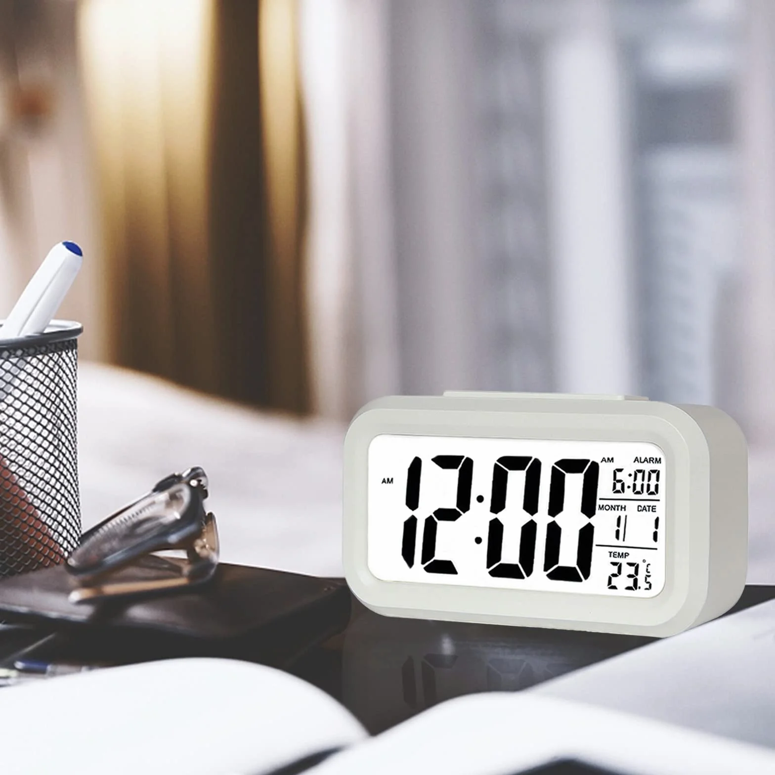 Reloj Despertador Digital, Jsdoin LED Pantalla Reloj Alarma Inteligente con Temperatura, Sensor de Brillo, 12/24 Horas, Función Snooze y Alarma para Dormitorio, Hogar, Oficina, Cocina(Batería)
