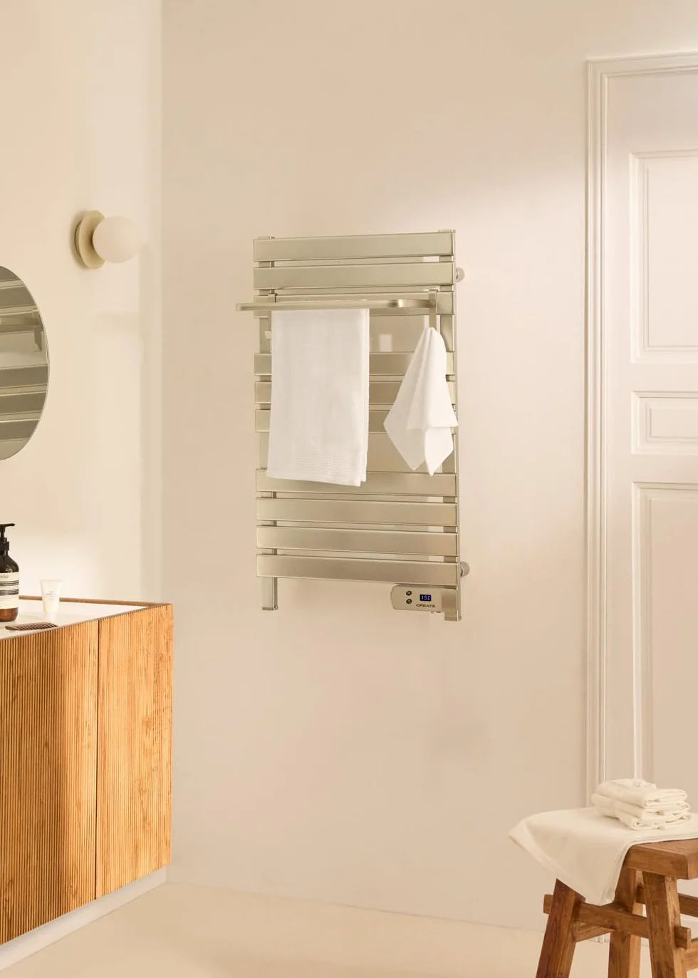CREATE / Warm Towel 500W / Toallero eléctrico Acero Inoxidable con Estante / 96,9x5x55 cm/para Suelo o Pared, Temporizador, Pantalla LCD, bajo Consumo