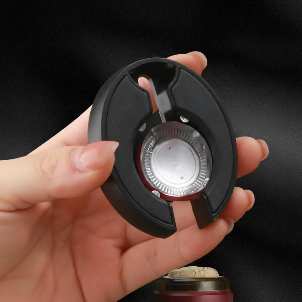 Corta cápsulas para Vino pequeño Negro Acero | Corte limpio y seguro, Diseño ergonómico, Fácil limpieza, 6,7 x 5,7 cm