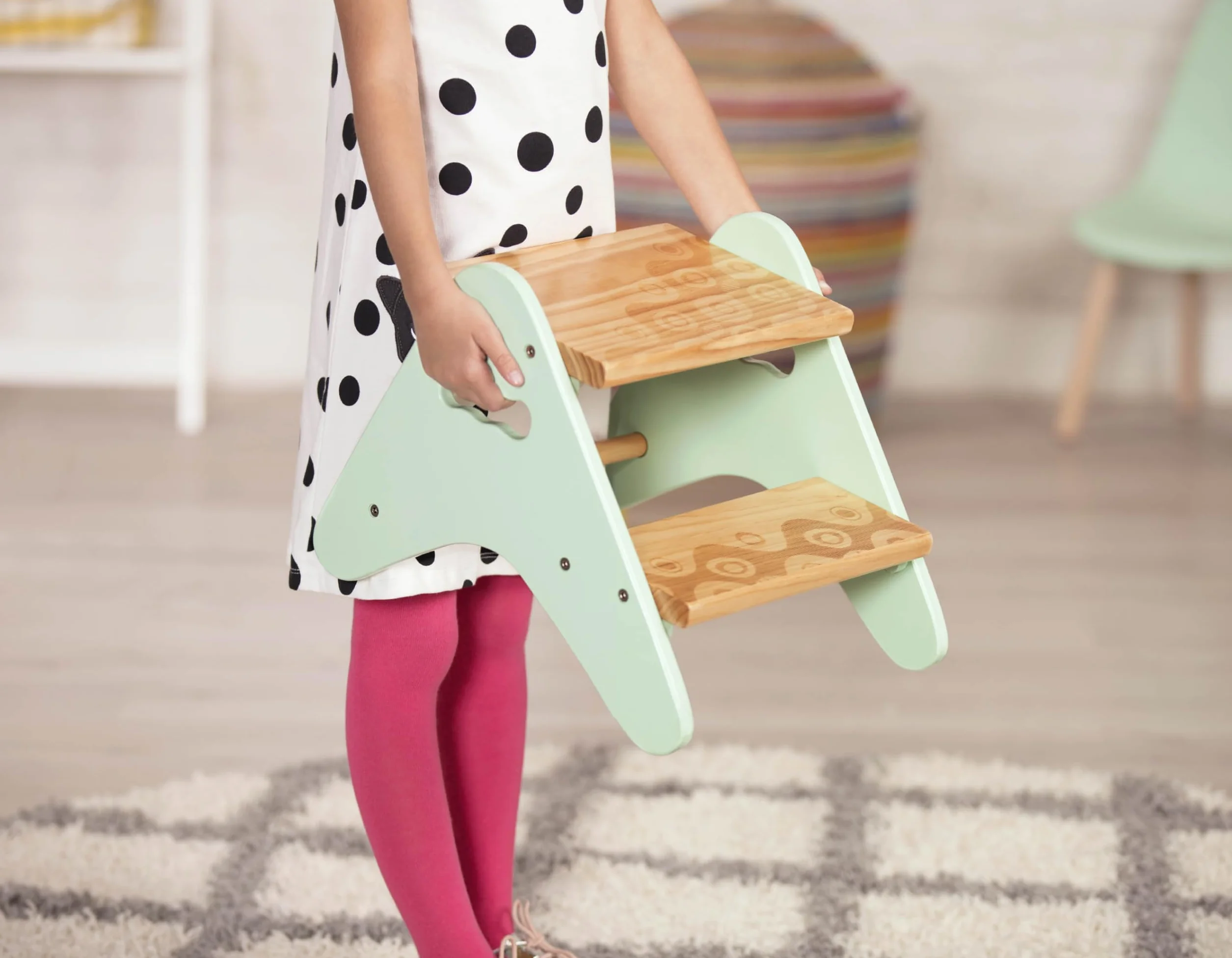 B. toys Peek-A-Boost Taburete para niños 2 años+