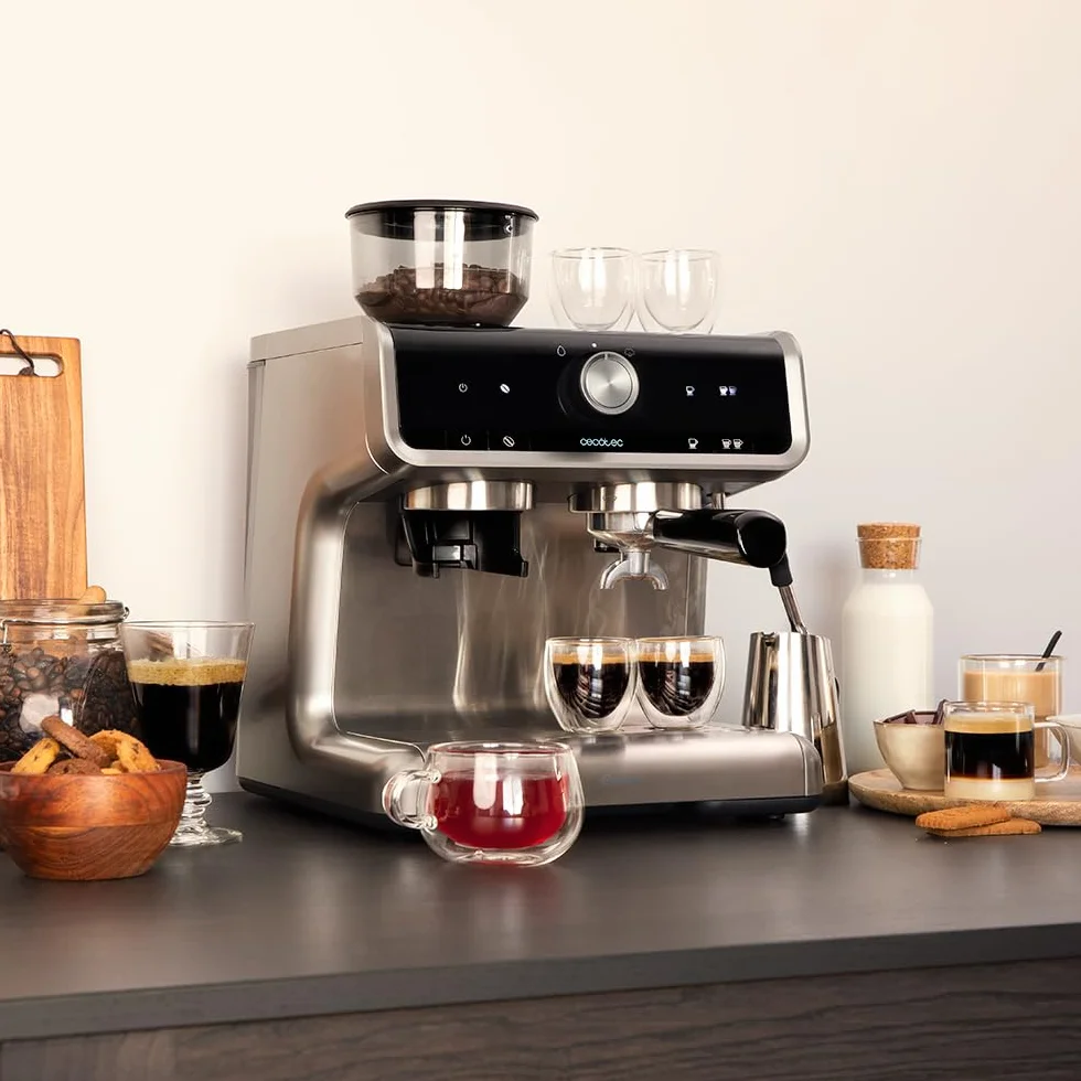 Cecotec Cafetera Express con Brazo con Doble Salida Power Espresso 20 Bares Barista Cream, 1550 W, Depósito de Café en Grano 250g, Molinillo 30 Niveles, Thermoblock, Depósito Agua 2.5 L, Acero Negro