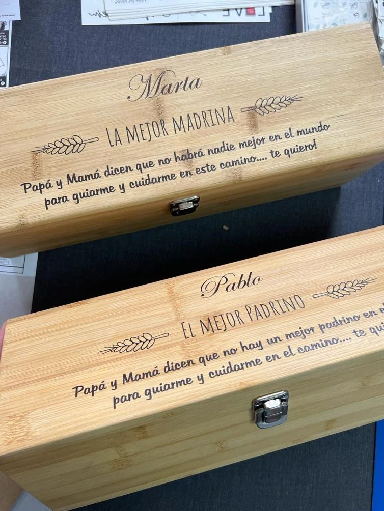 Regalo Personalizado Caja Sumiller con Accesorios para Degustar Vino