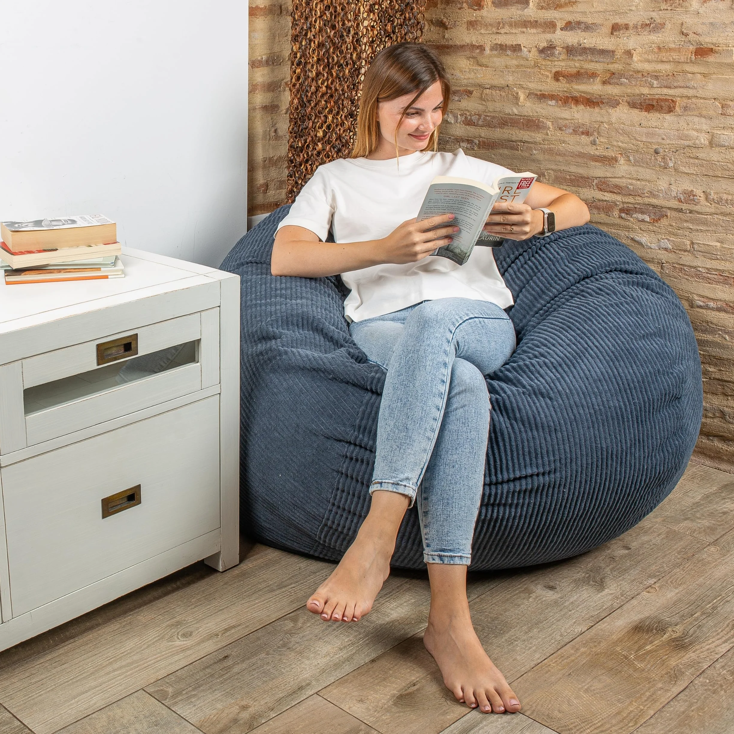 bananair - Puff Cama Gigante con Relleno de Espuma Incluído - Puff Salon Convertible en Futon/Colchón Plegable Suelo 135x185 cm - Pana Ancho, Tejido Suave y Elegante (Azul Noche)