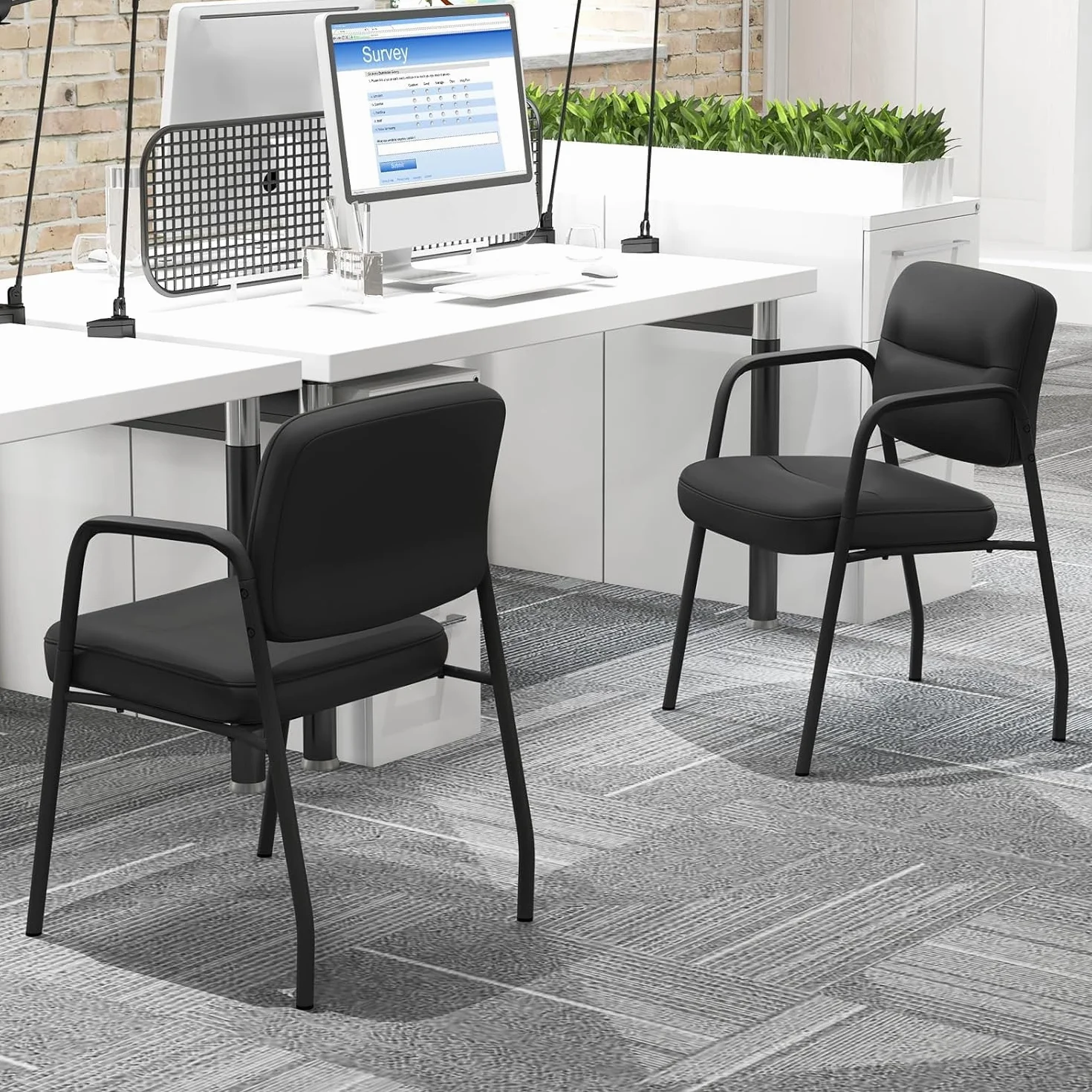 GIANTEX Juego de 2 Sillas Confidentes, Sillas de Reuniones Ergonómicas con Respaldo y Asiento Acolchados de Piel Sintética, Reposabrazos, Capacidad 160 kg, para Oficina, Sala de Espera (Negro)