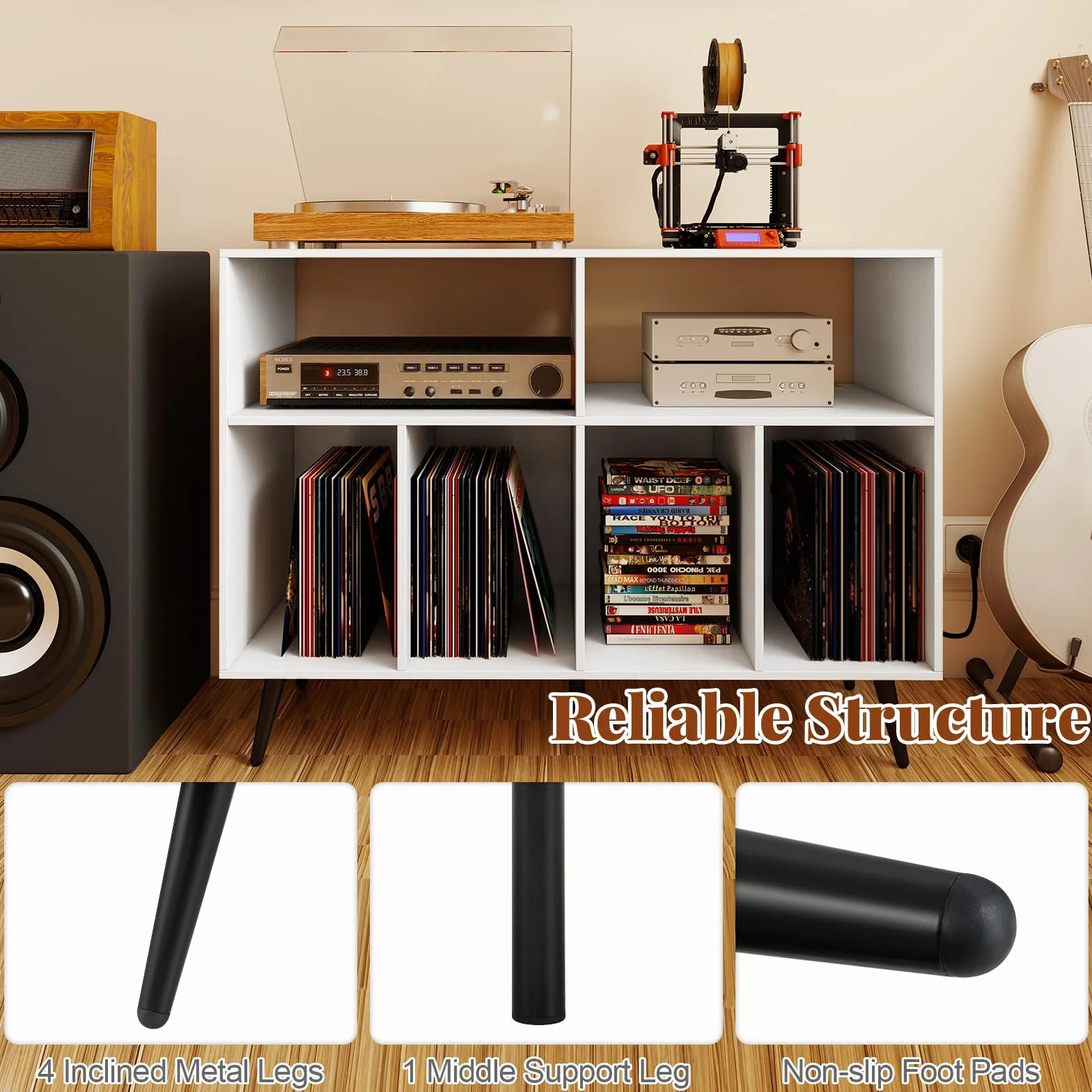 KOMFOTTEU Mueble para Tocadiscos de 3 Niveles, Soporte de Discos de Vinilo con 4 Compartimentos y 2 Estantes Abiertos, Mesa para Tocadiscos con 5 Patas de Metal (Blanco, con Estación de Carga)