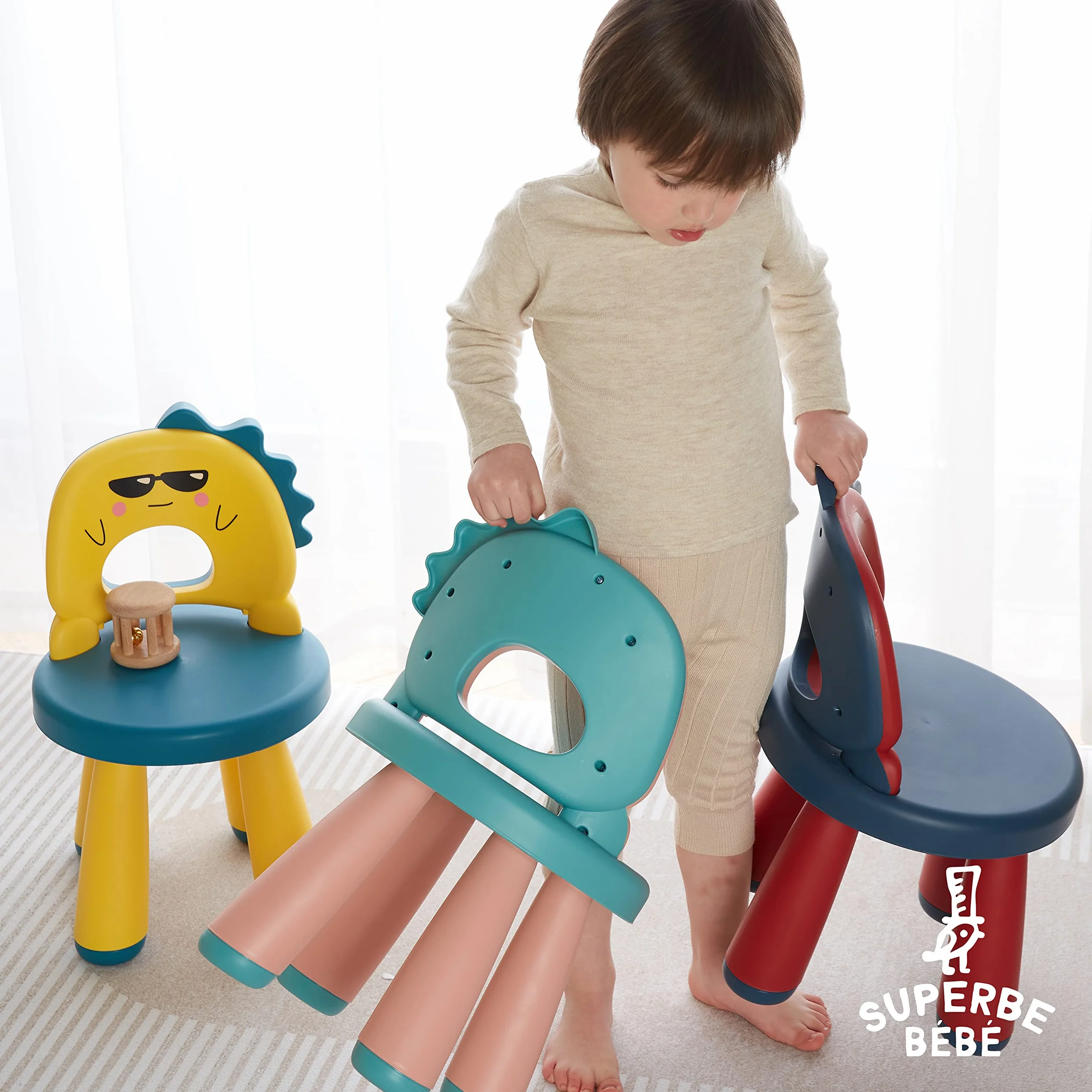 SUPERBE BEBE Silla de plástico para niños - Taburete Infantil - Cómodo, Ligero y Resistente - Apto de 2 a 6 años - Fácil de Limpiar - Asiento ergonómico - Diseño de Dinosaurio