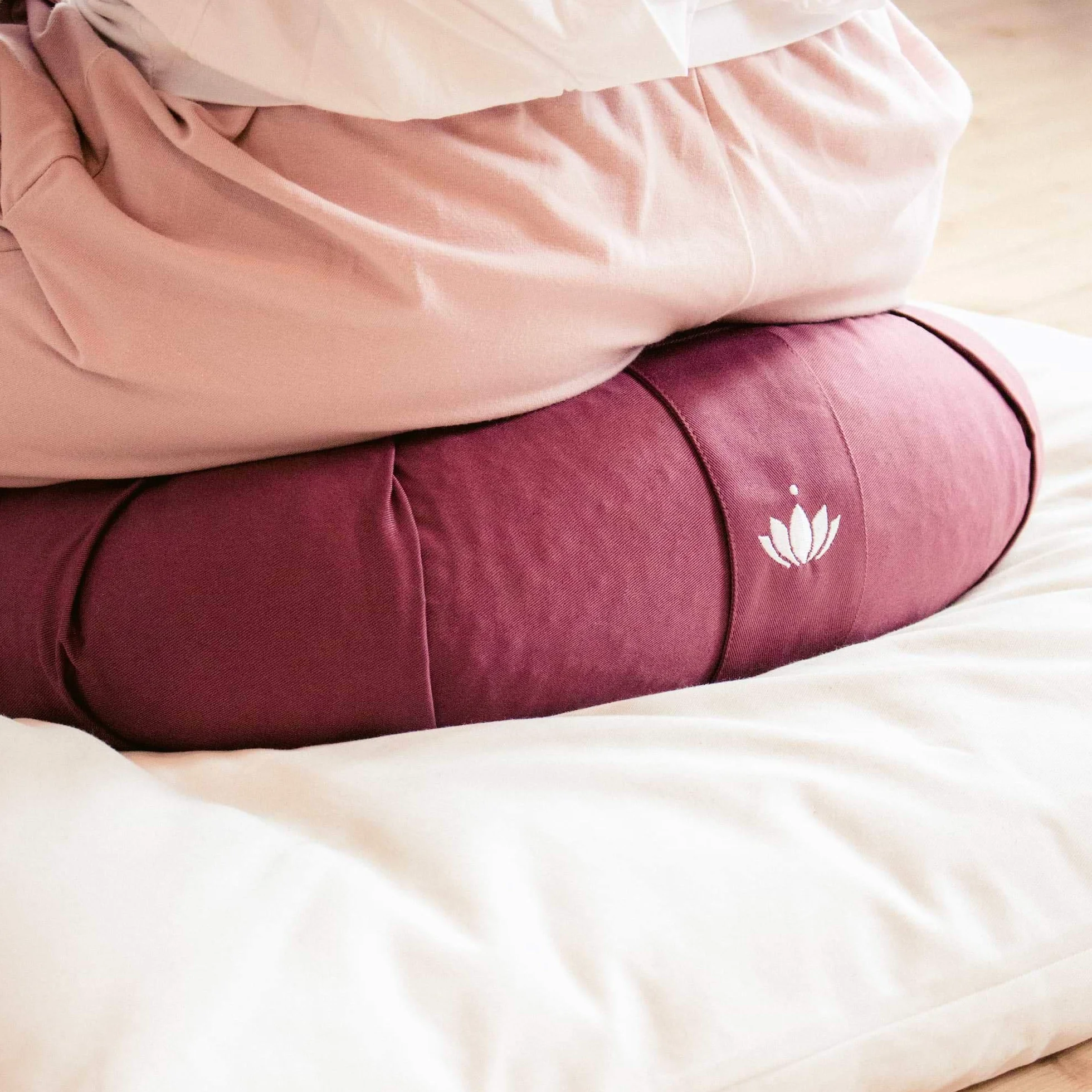 Lotuscrafts Cojin Zafu Meditación Yoga Kapok Delight - Altura 15 cm - Relleno de Kapok - Cubierta en Algodon Lavable- Cojin Yoga Zafu - Cojin Suelo Redondo - Meditation Cushion - Certificado GOTS