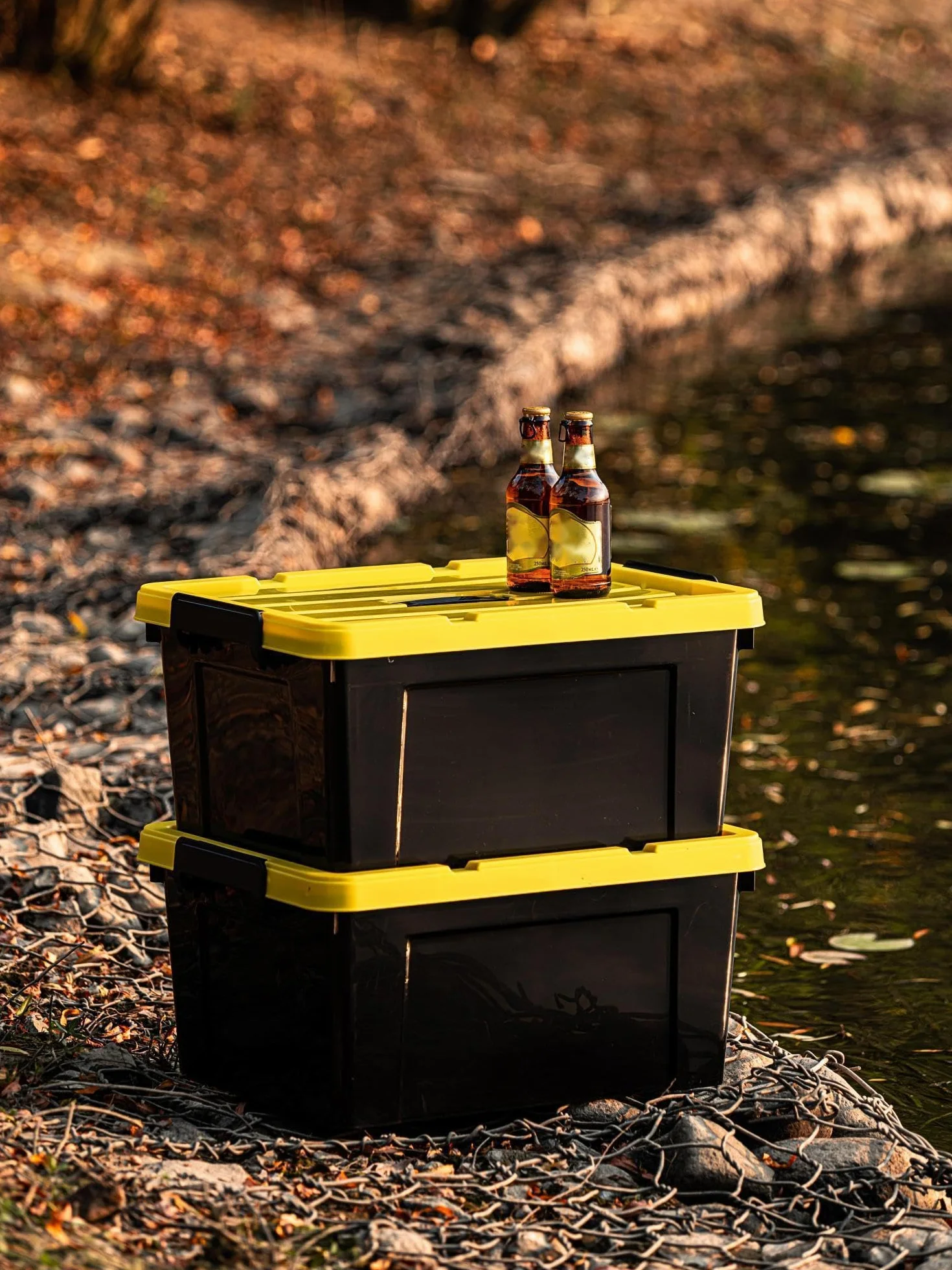 Cetomo 6 cajas de almacenamiento de plástico con tapas, asa y hebillas de cierre, apilable, negro y amarillo, 15