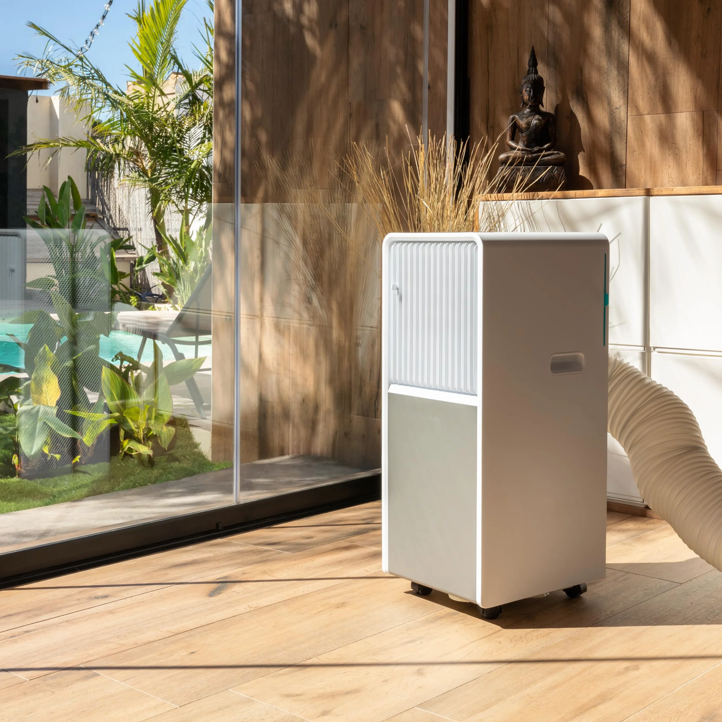 Cecotec Aire Acondicionado Portátil con Mando y Bomba de Calor ForceClima 9450 Style Heating, 9000 BTU, Táctil, Pantalla LED, 5 Modos, 2 Velocidades, Deshumidificador, Temporizador, 16 m², White