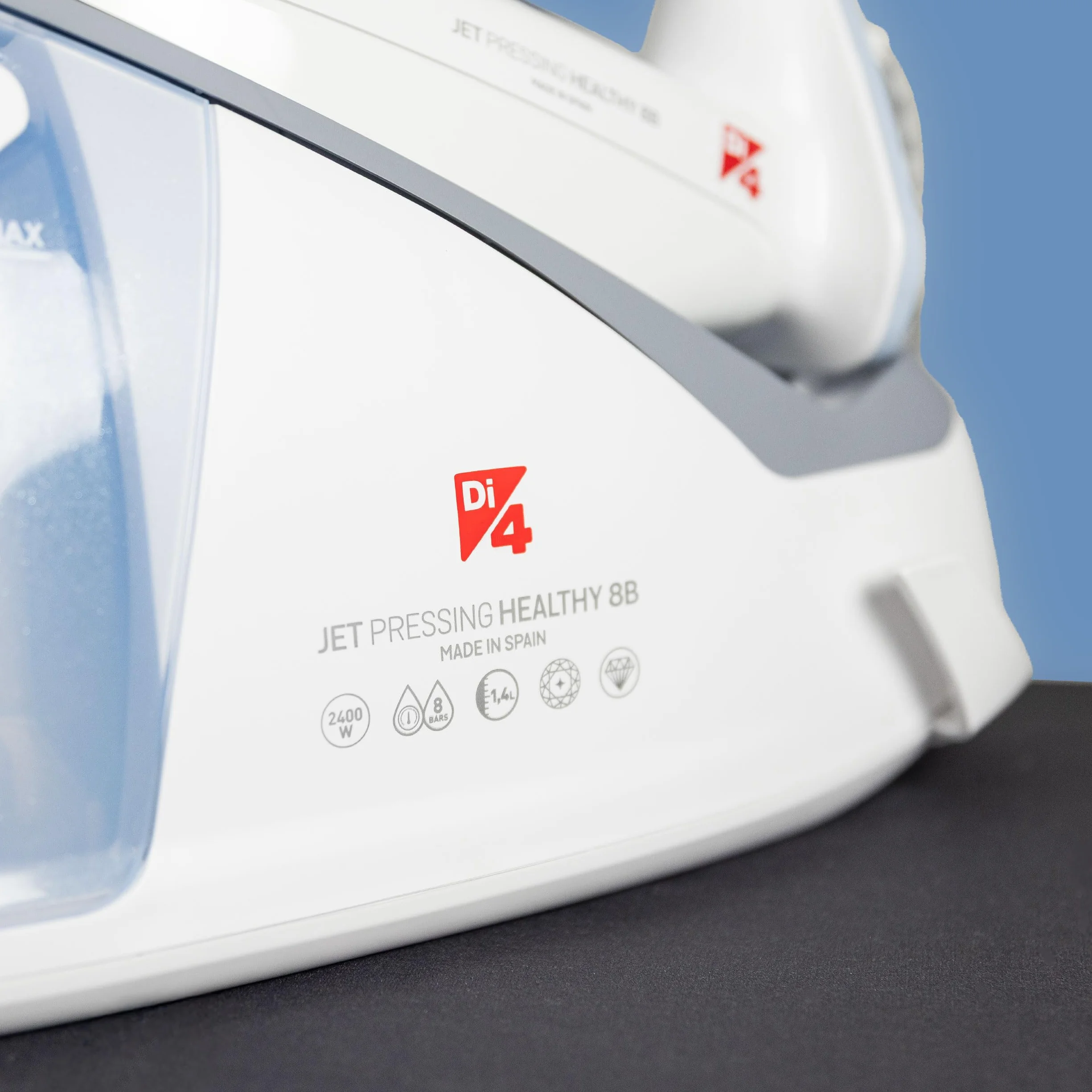 DI4 Centro de Planchado Jet Pressing Healthy 8B, 2600W, Golpe de Vapor 700gr, Vapor Continuo 150gr/min, Elimina 99,99% de Virus y Bacterias, Tecnología SmartCare, Suela 4D PROslide, Blanco