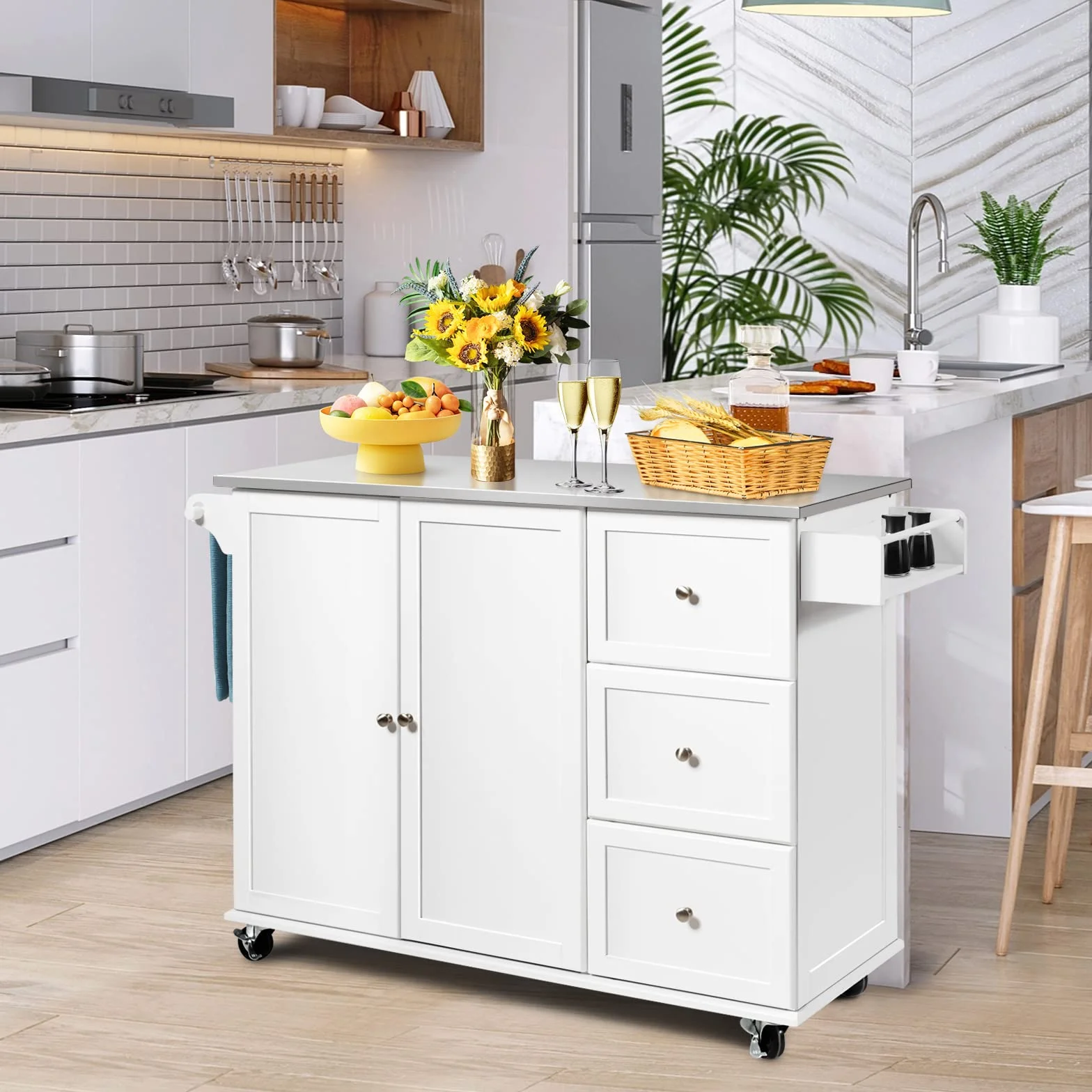 GIANTEX Carro de Cocina con 2 Puertas y 3 Cajones, Isla de Cocina con Ruedas y Tablero de Acero Inoxidable, Asa Lateral y Especiero, 135x45,5x91,5 cm, Mueble Auxiliar para Comedor (Blanco)