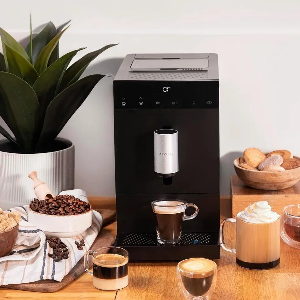 Cecotec Cafetera Superautomática Compacta Cumbia Cremmaet Compact. 1350 W, 19 Bares y Sistema Thermoblock, Depósito 1,1 L de Agua y 150 gr de Café, Plug&Play, Limpieza Automática