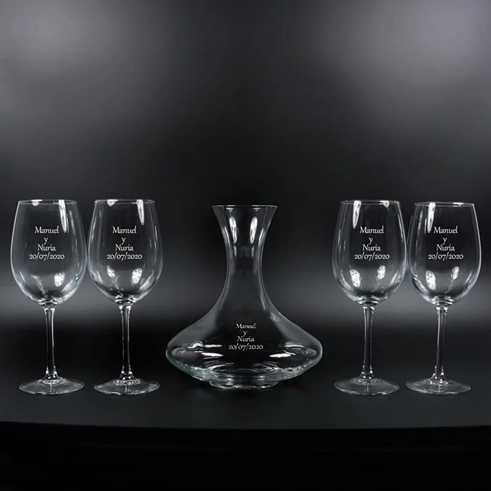 Juegos decantador y copas de vino (Set decantador y Copas Personalizados para Parejas - Regalo de Boda, San Valentín, Aniversario, Bodas de Oro o Bodas de Plata)