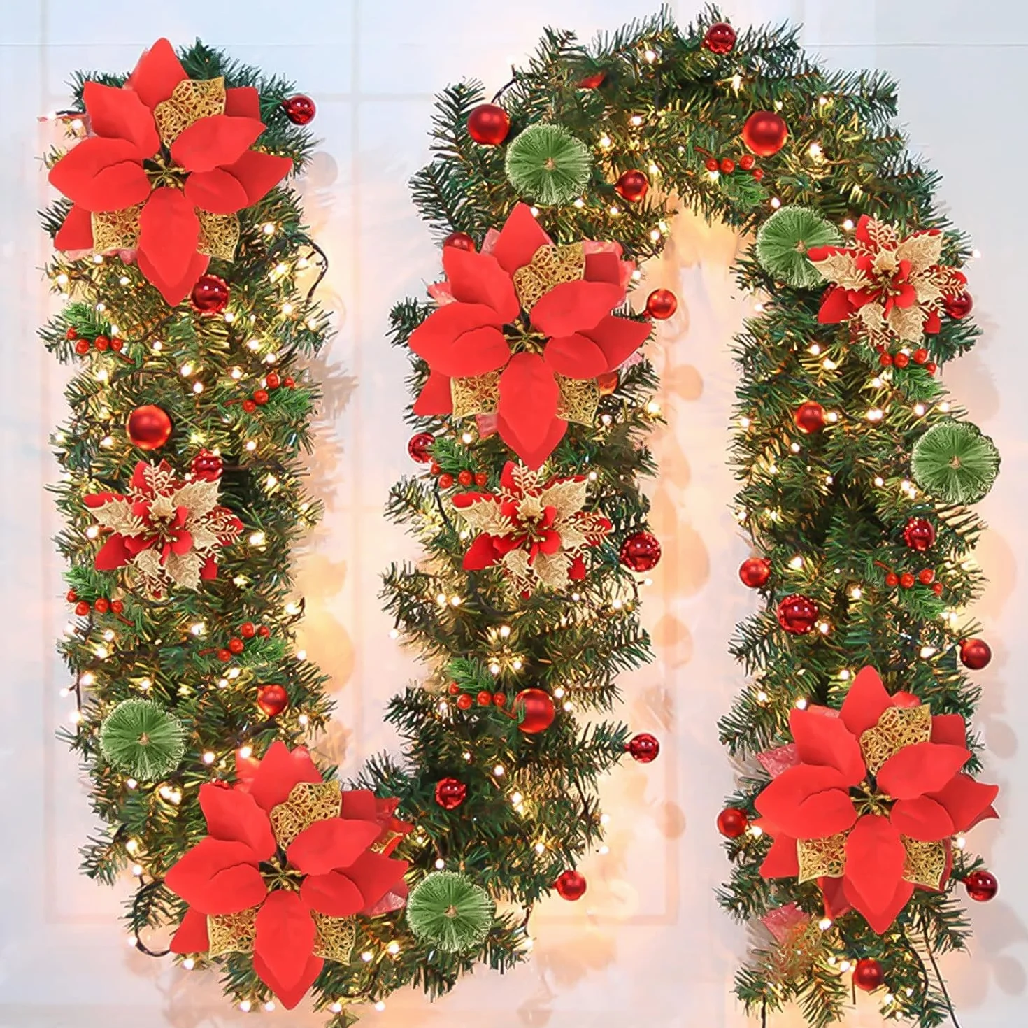 SHAVINGFUN Guirnalda de Navidad Con Luces - Flores Artificiales Decoración de 9 ft, Verde para Escaleras y Chimeneas Navideñas