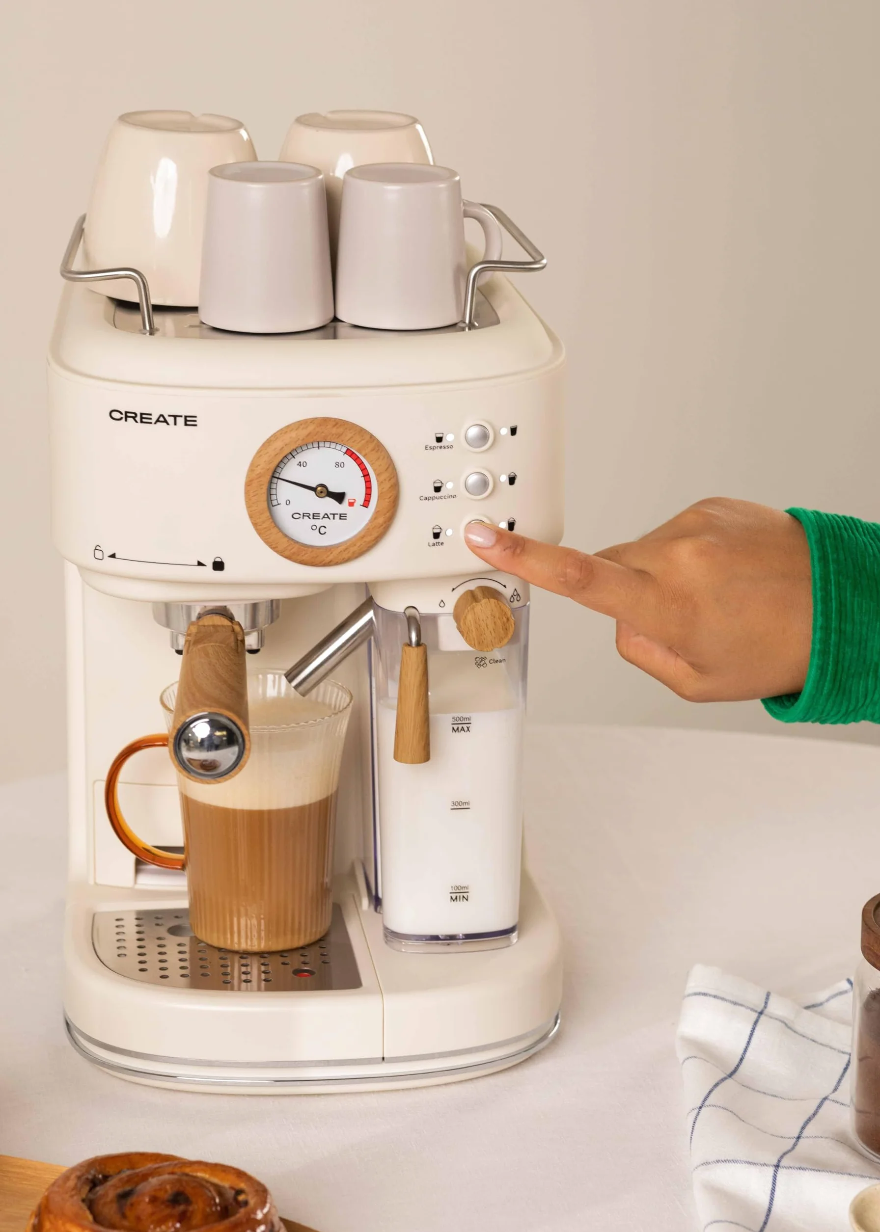 CREATE / THERA RETRO PRO/Cafetera Express semiautomática Blanco Roto / 20 bares, depósito de leche, bandeja de goteo, dos salidas,capacidad 1,5l, para café molido, 1250W
